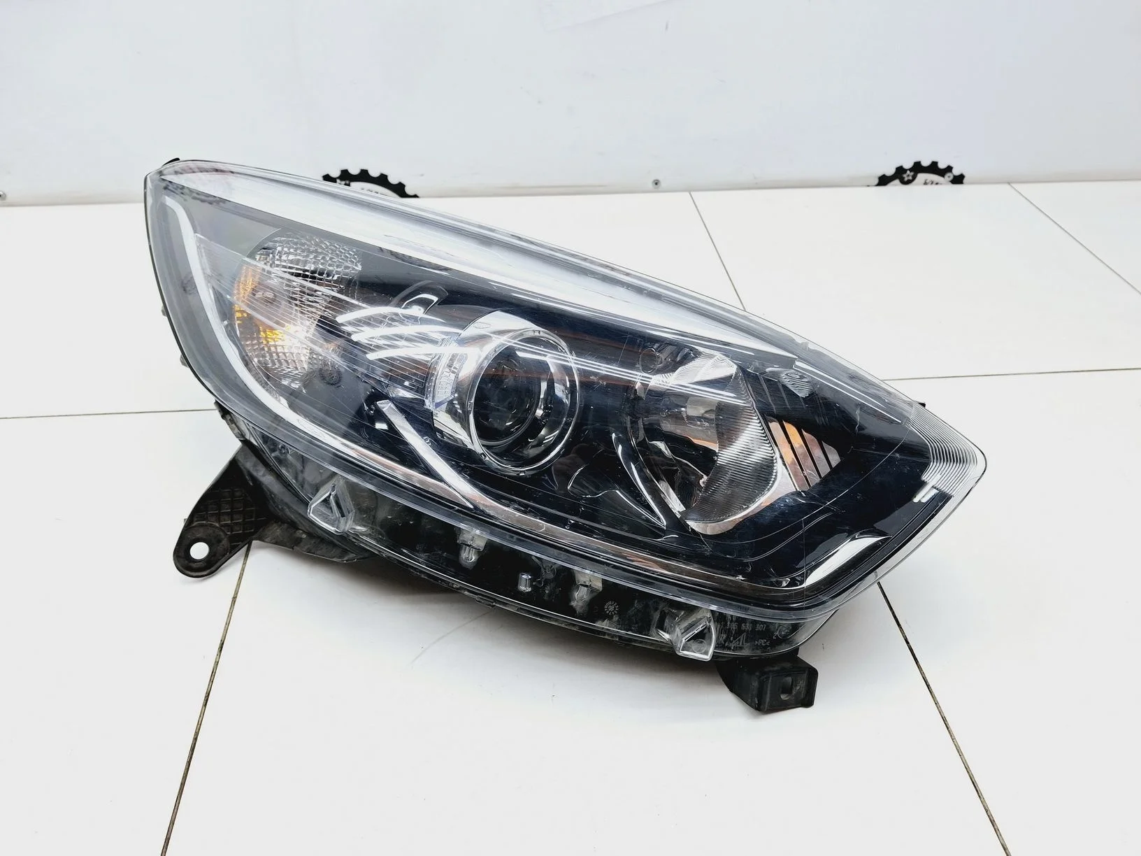 фара Renault Kaptur 2016>