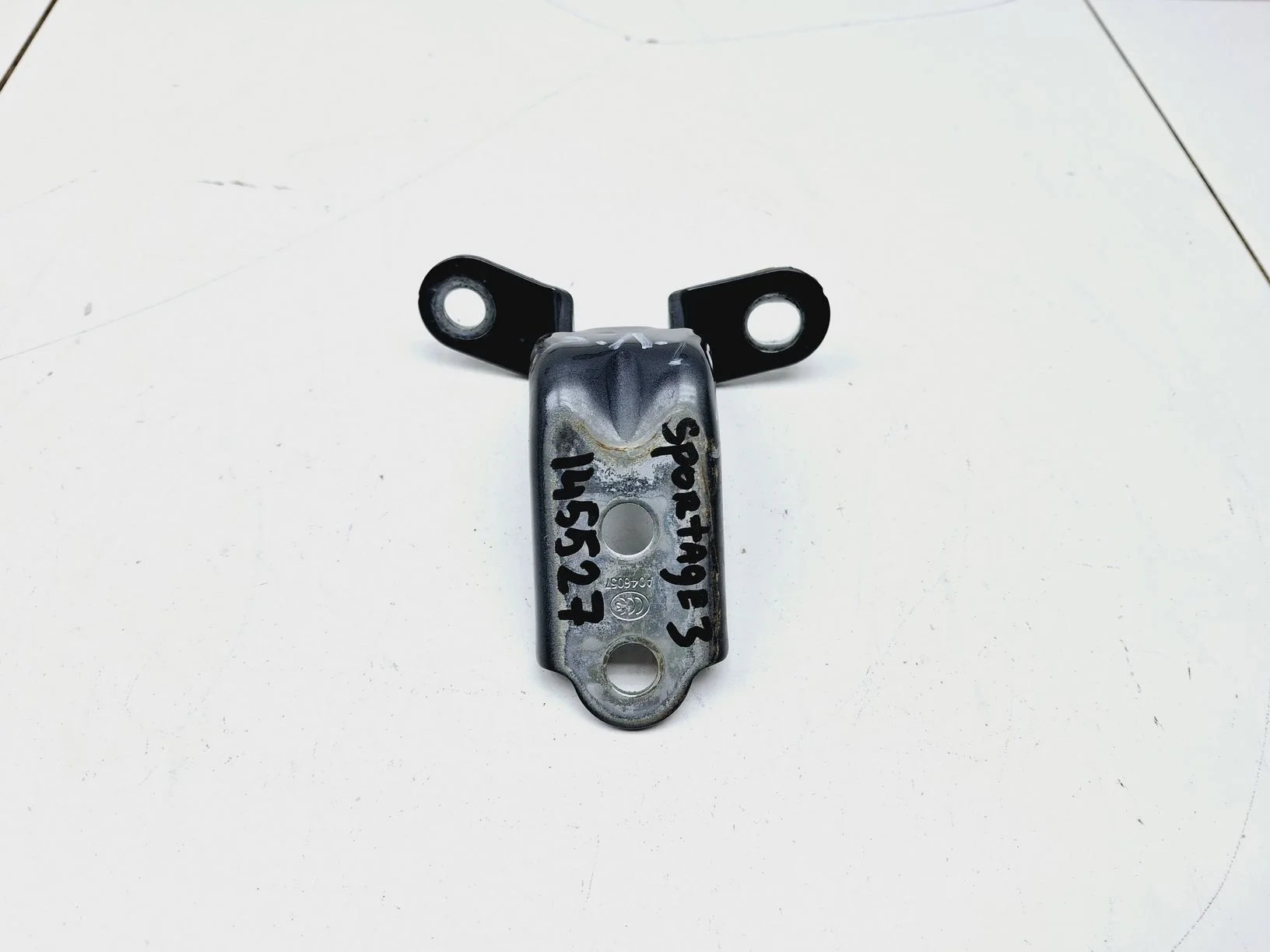Петля двери задней левой нижняя Kia Sportage III (SL) 2010-2016