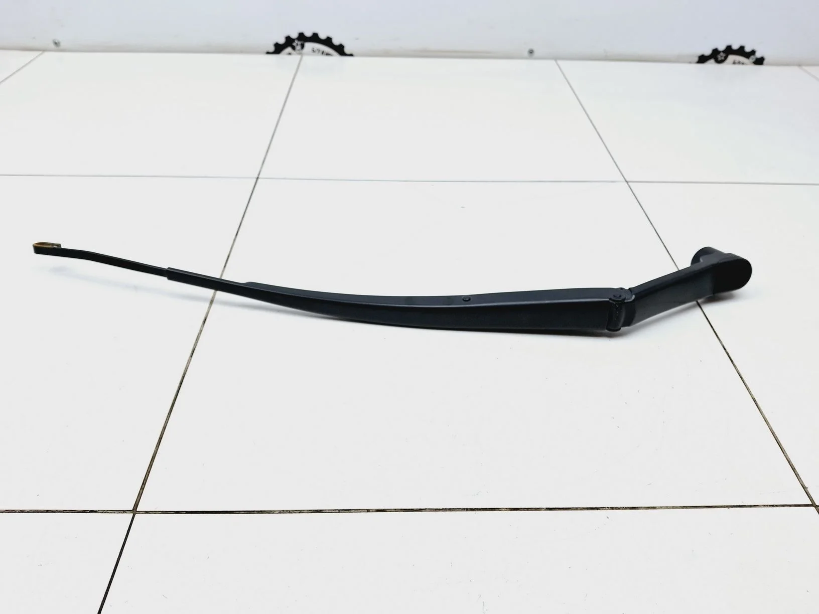 Поводок стеклоочистителя передний левый Mazda CX-7 2006-2012