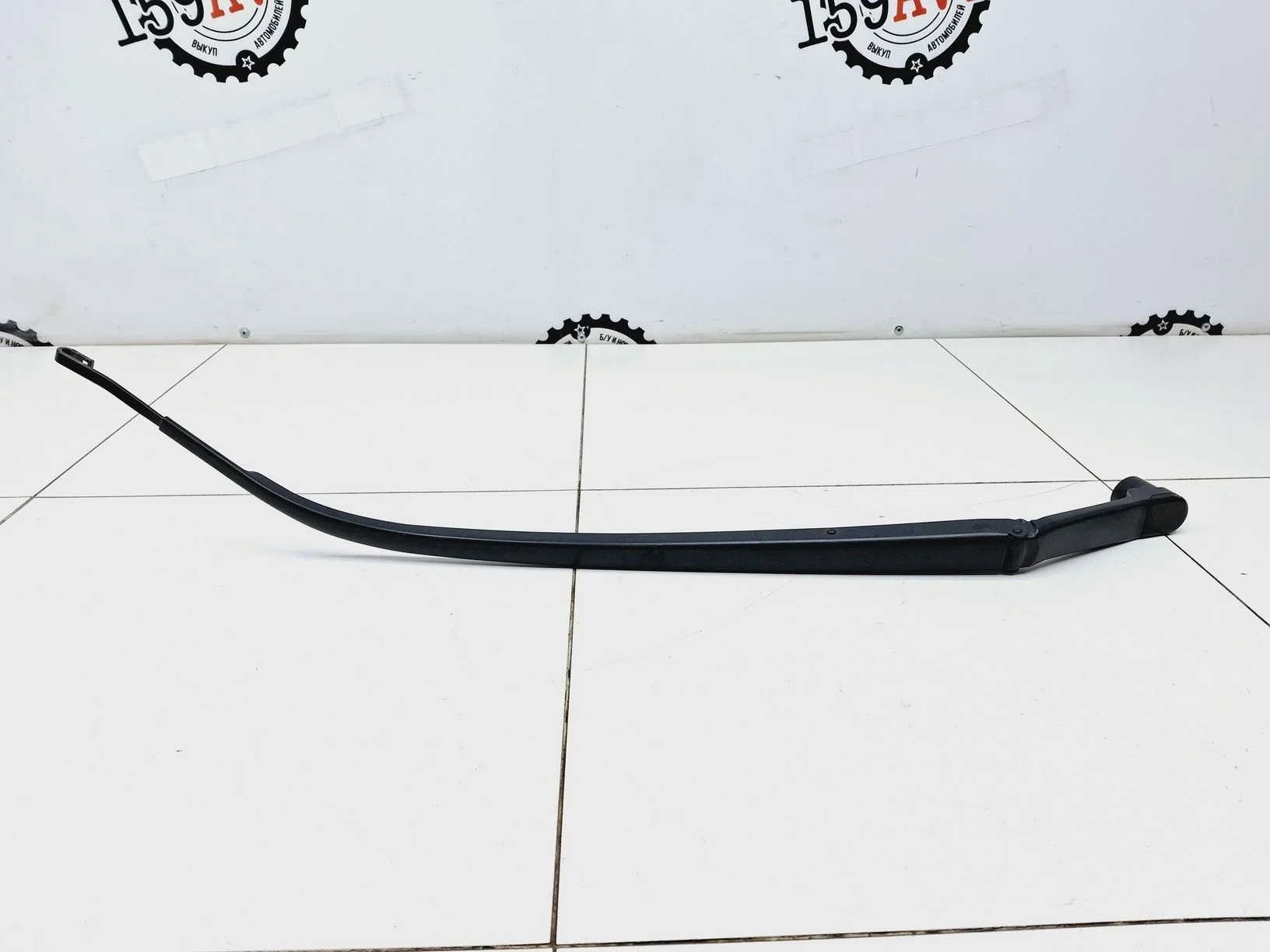 Поводок стеклоочистителя передний правый Mazda CX-7 2006-2012