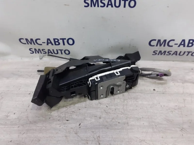 Замок двери Mercedes-Benz Glk A2047202235 X204 3.0, передний правый