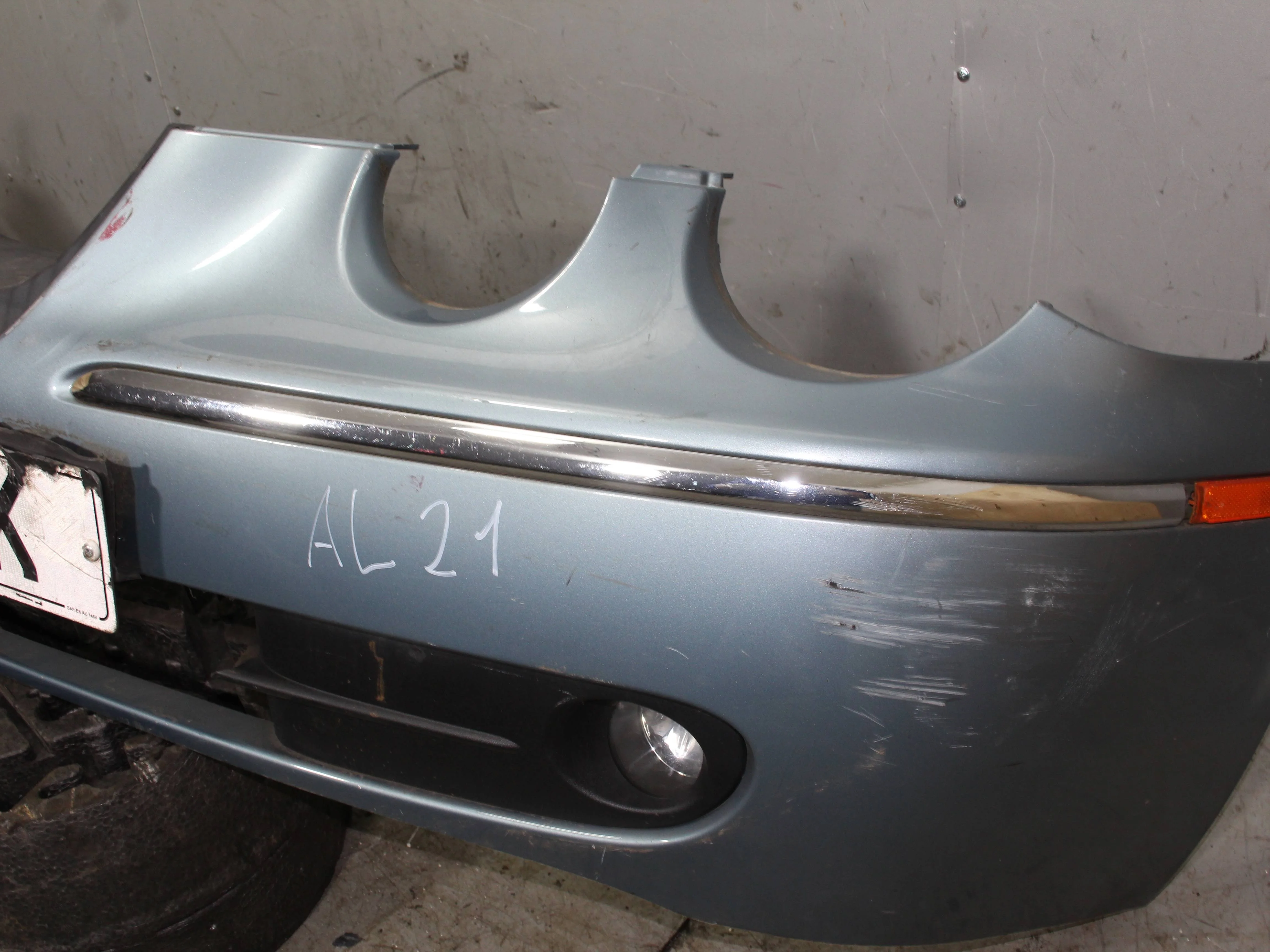 Рамка противотуманой фары левой JAGUAR S-type 200