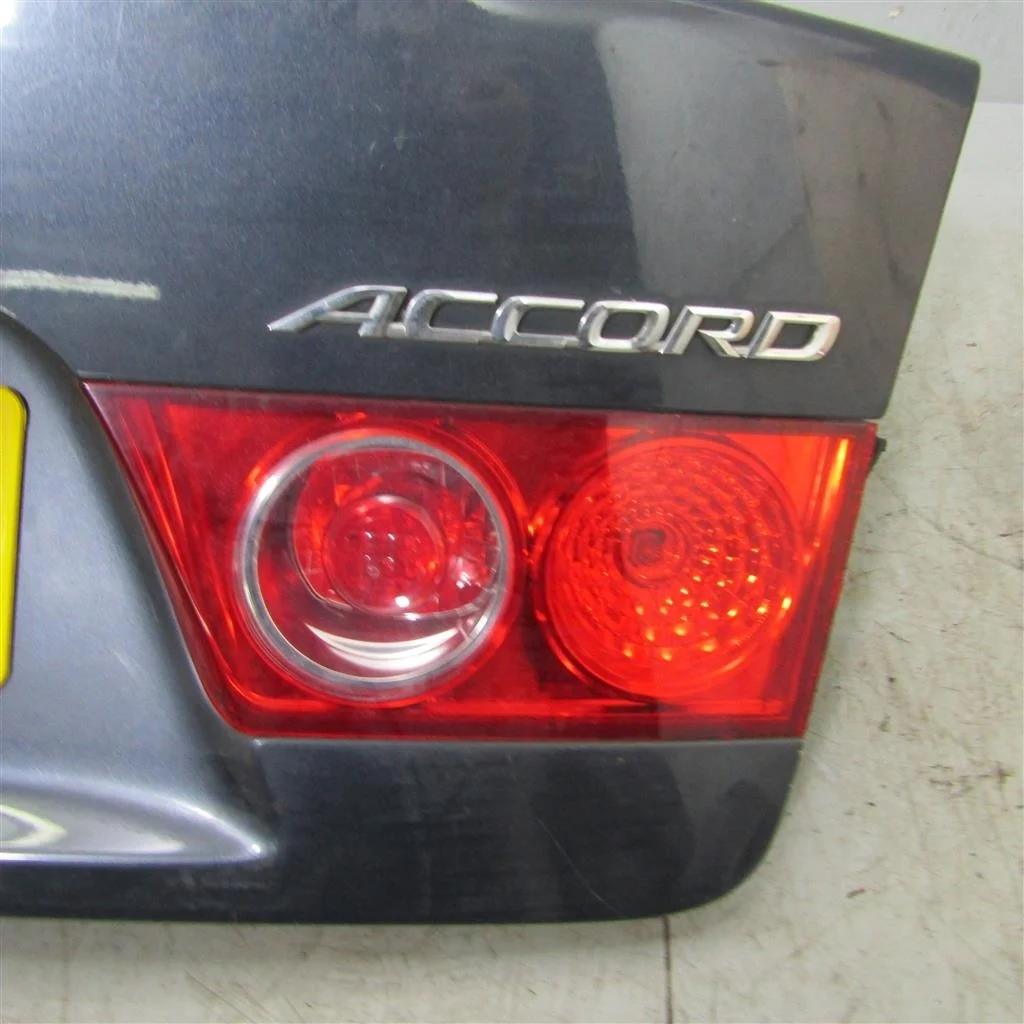Фонарь внутренний правый HONDA Accord VII 2003-20