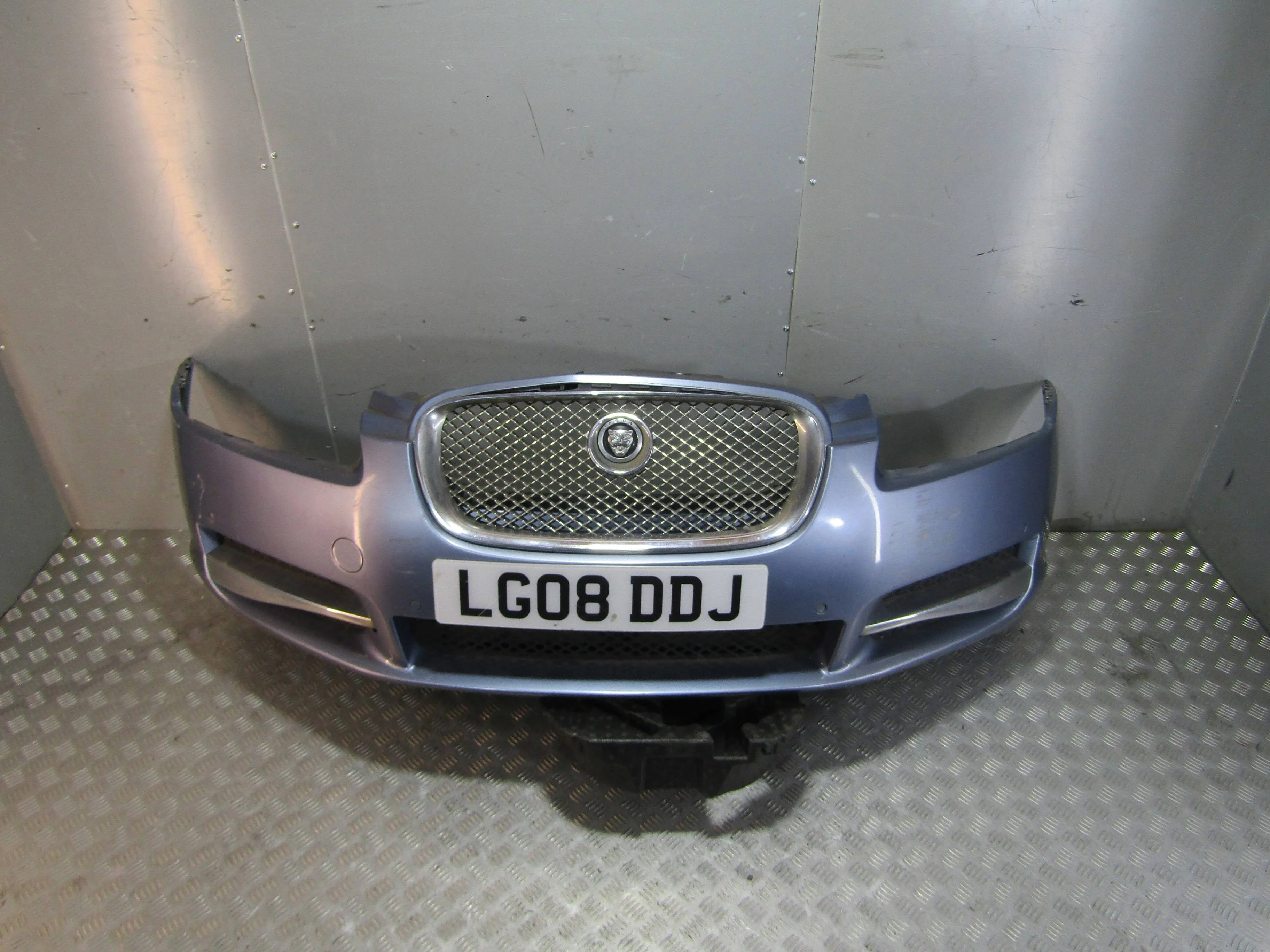 Бампер передний JAGUAR XF 2007-2010