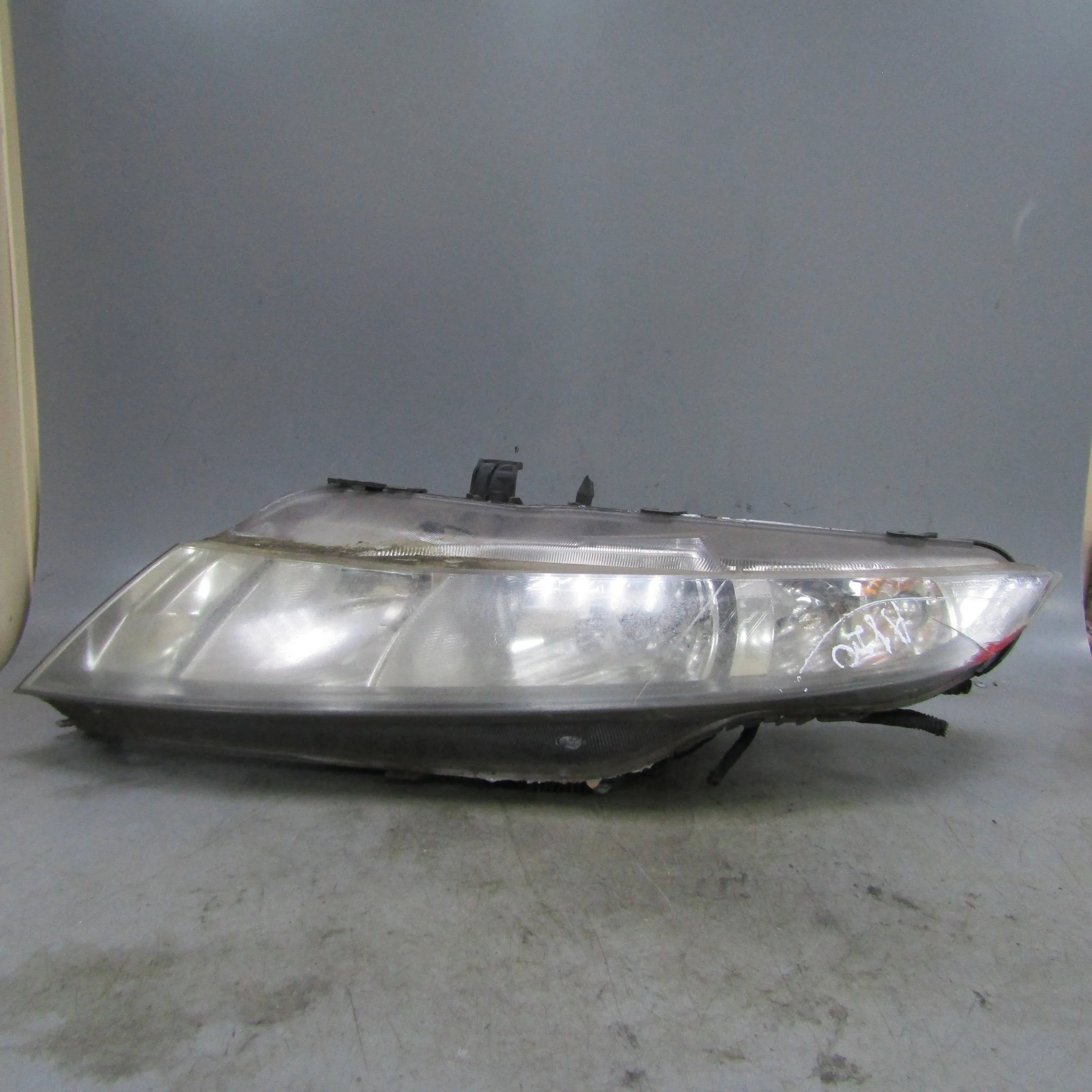 Фара левая (ксенон) HONDA Civic 5D 2006-2011