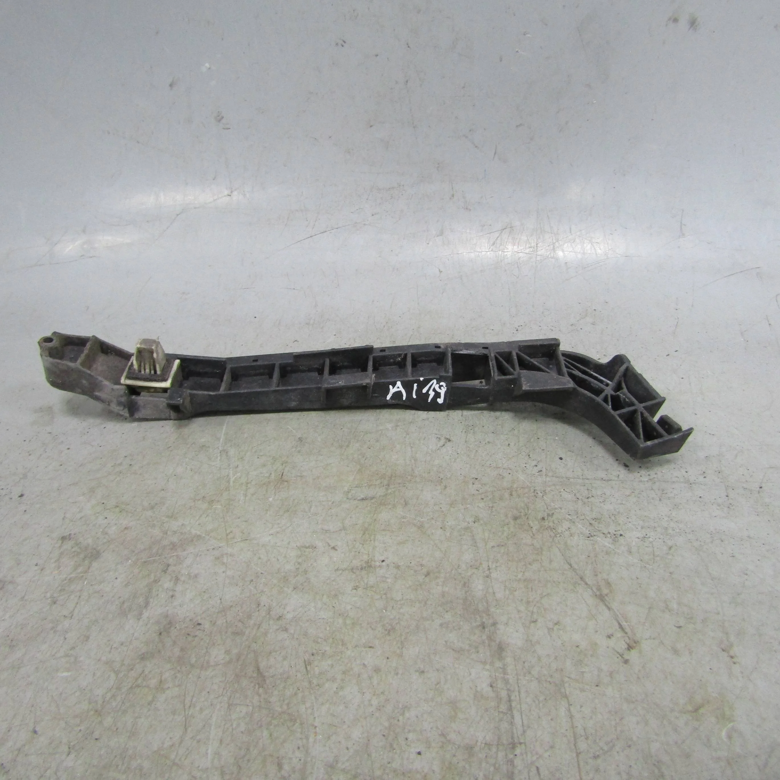 Кронштейн заднего бампера правый HONDA Civic 5D 2