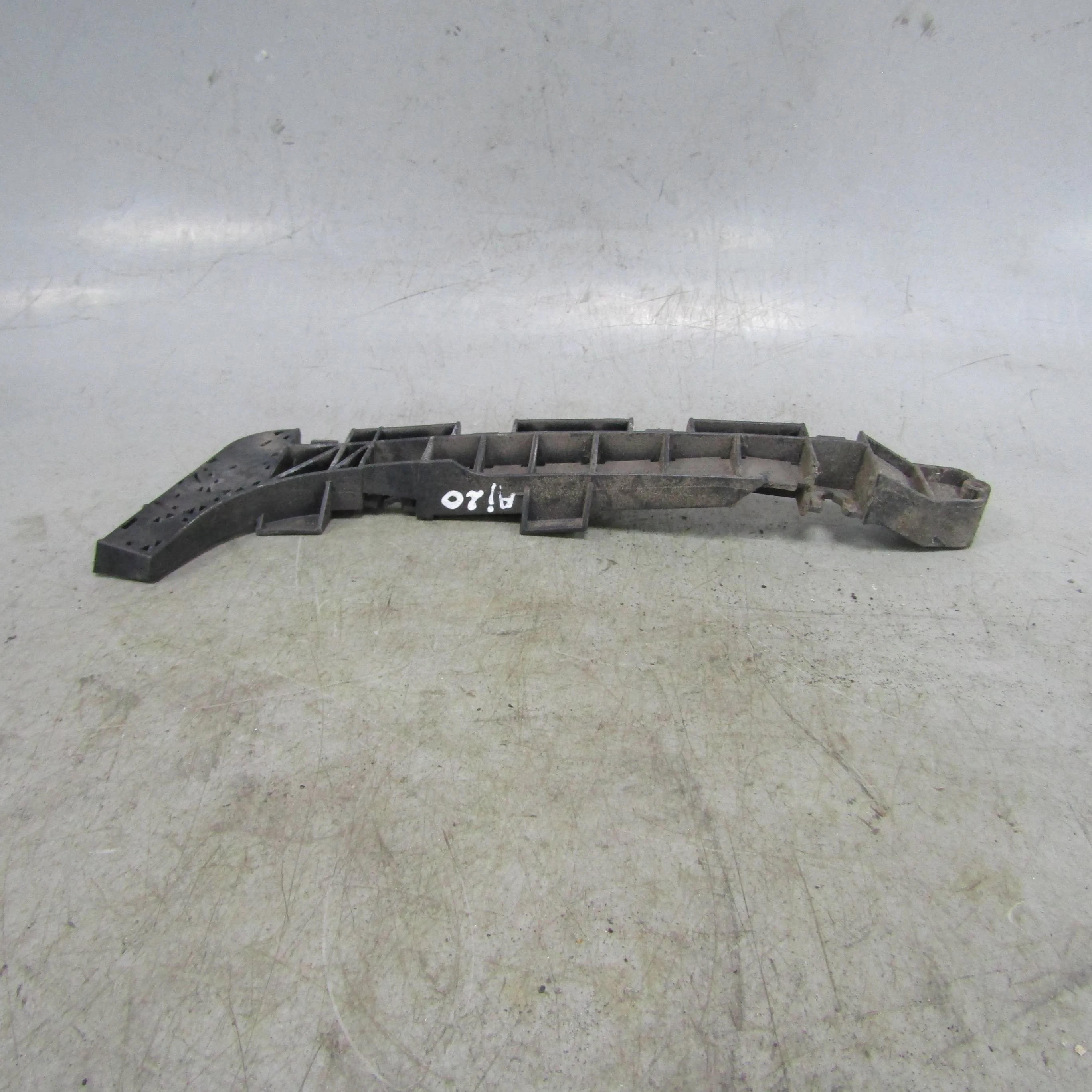 Кронштейн заднего бампера правый HONDA Civic 5D 2