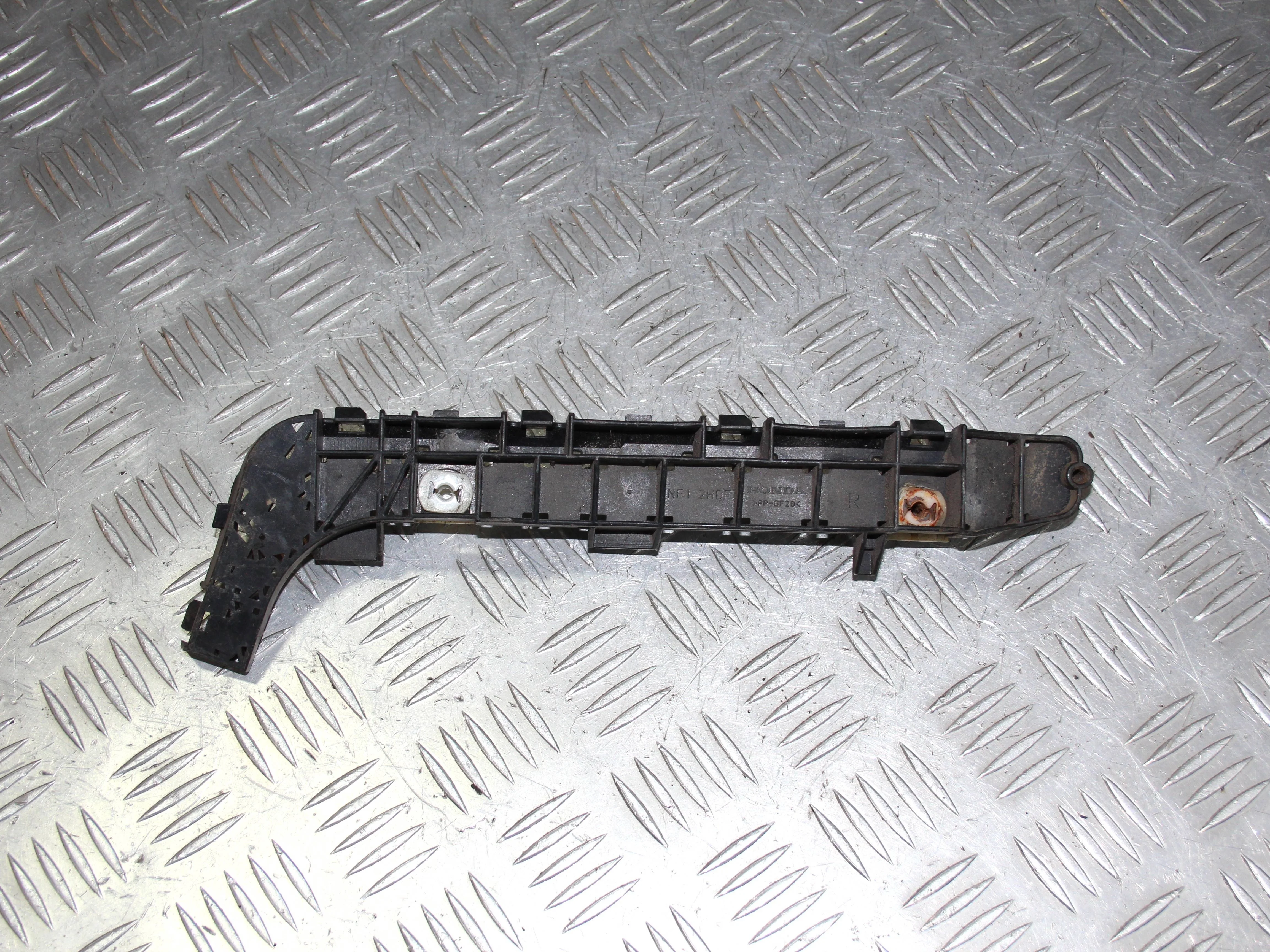Кронштейн заднего бампера правый HONDA Civic 5D 2