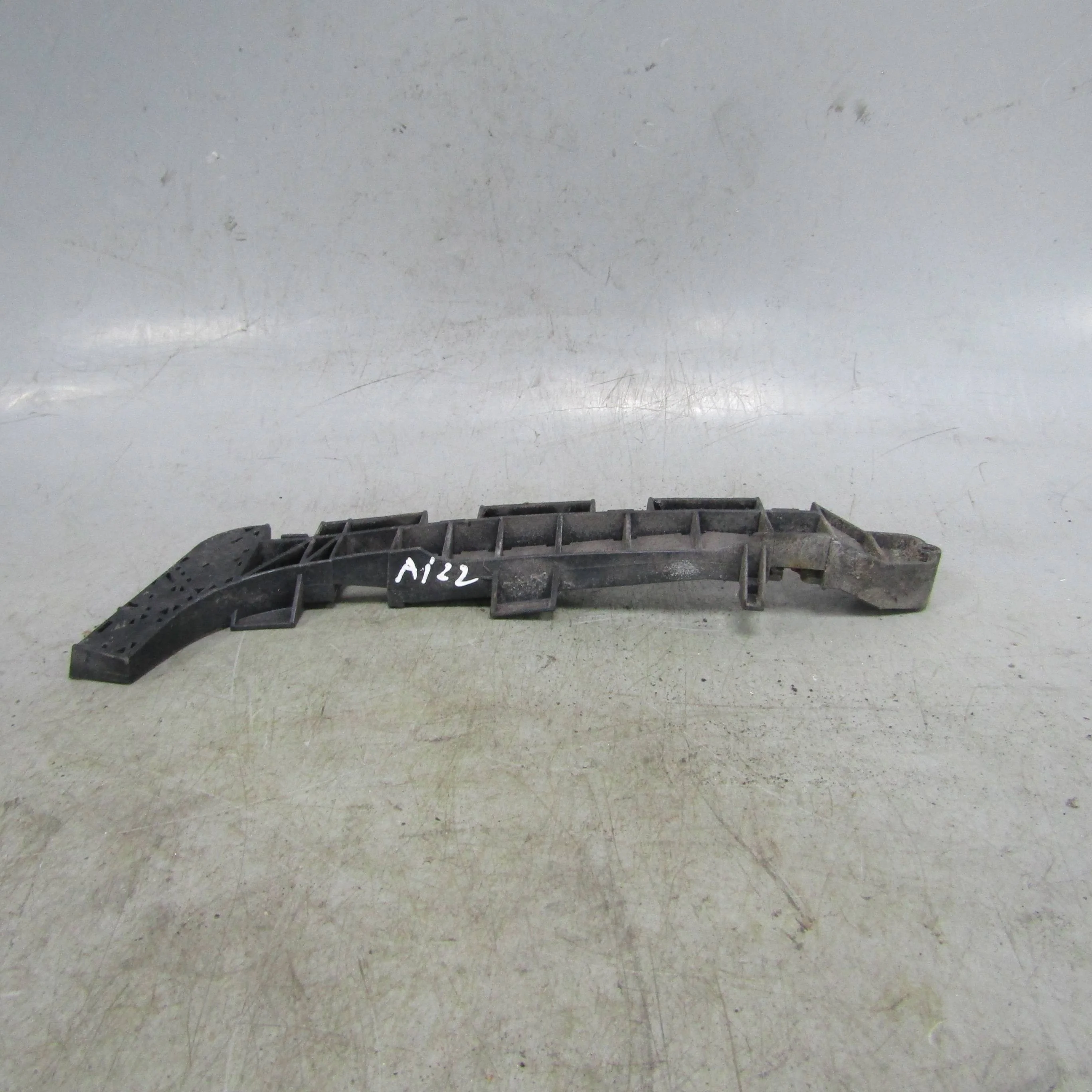 Кронштейн заднего бампера правый HONDA Civic 5D 2