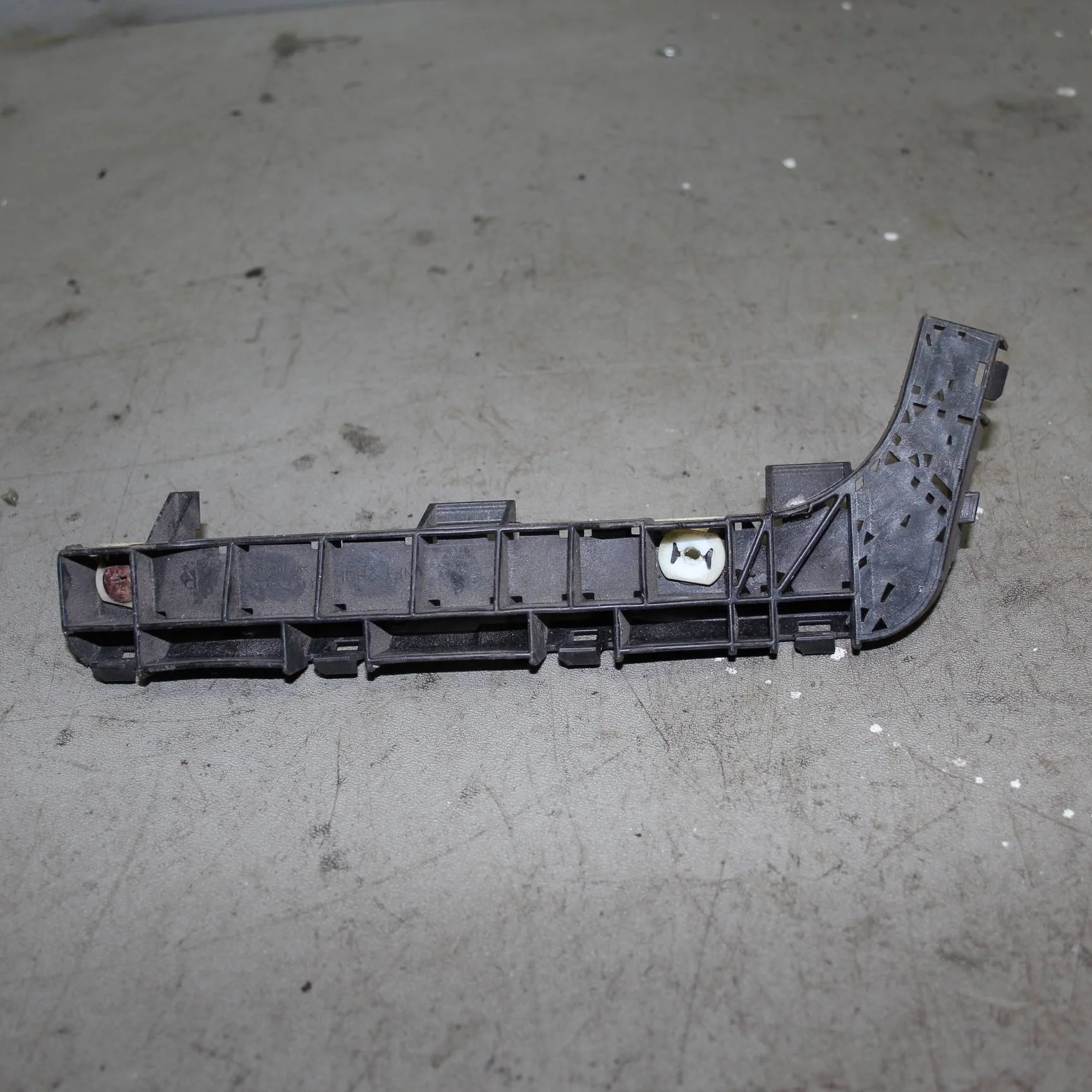 Кронштейн заднего бампера правый HONDA Civic 5D 2