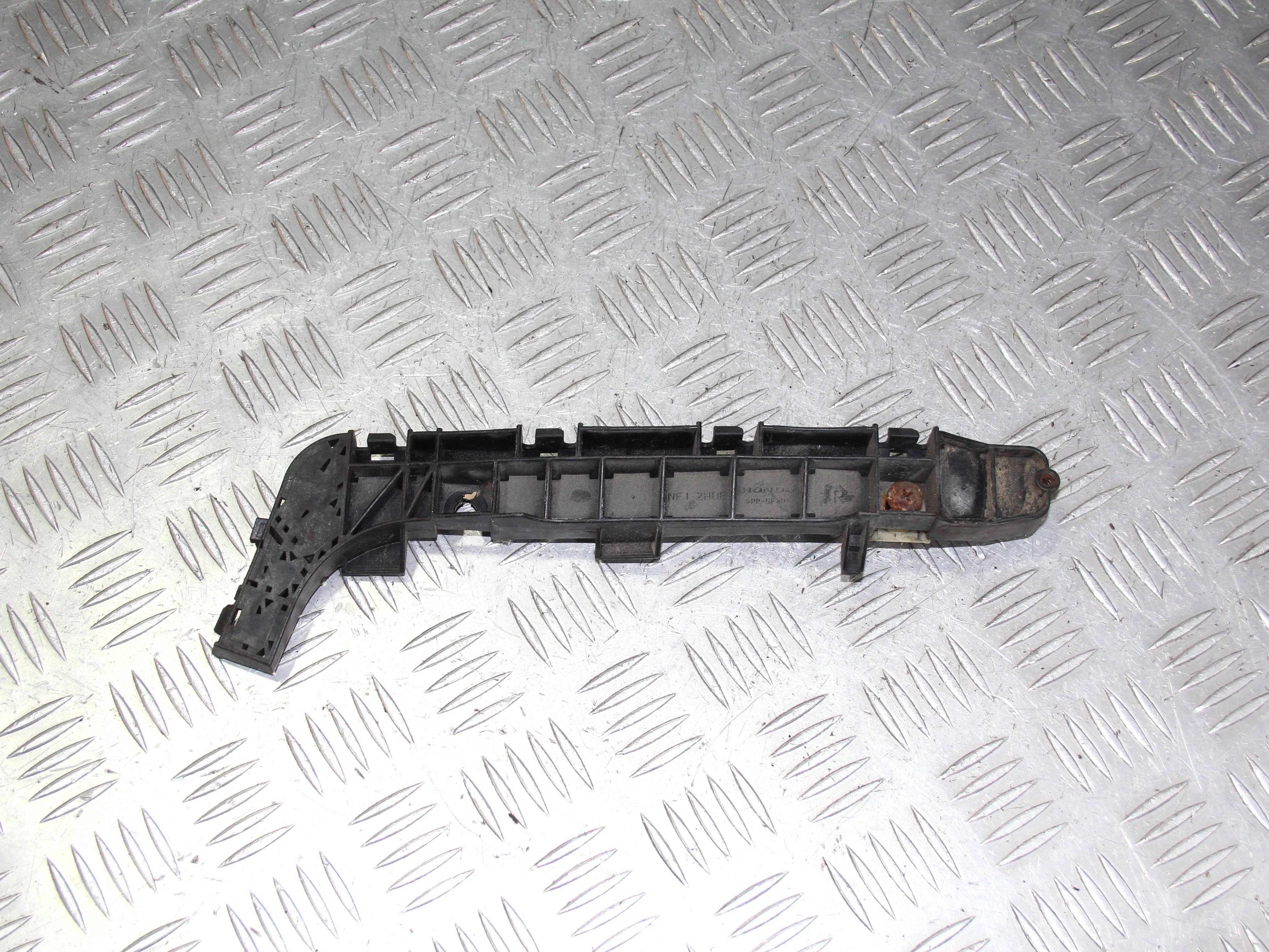 Кронштейн заднего бампера правый HONDA Civic 5D 2