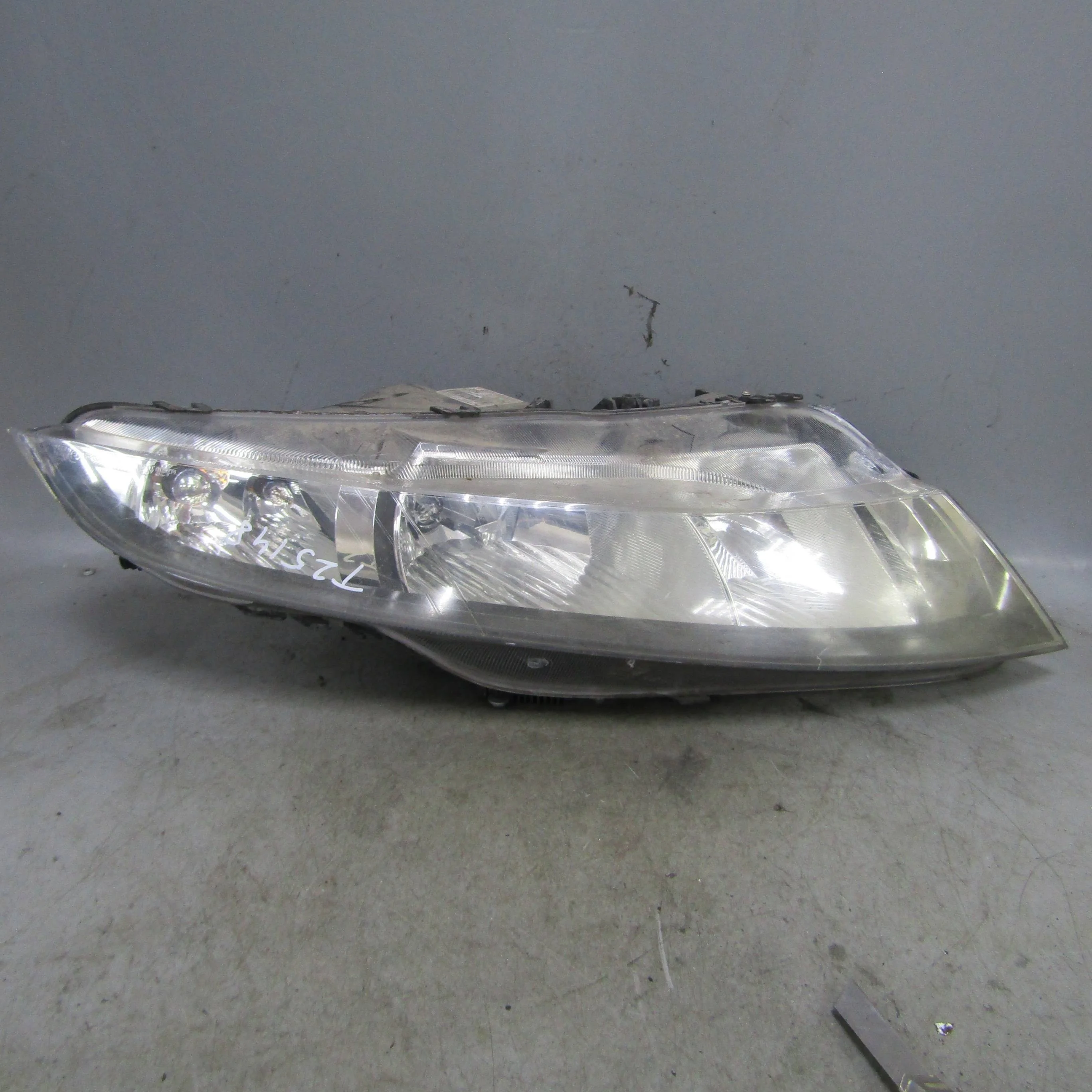 Фара правая HONDA Civic 5D 2006-2011