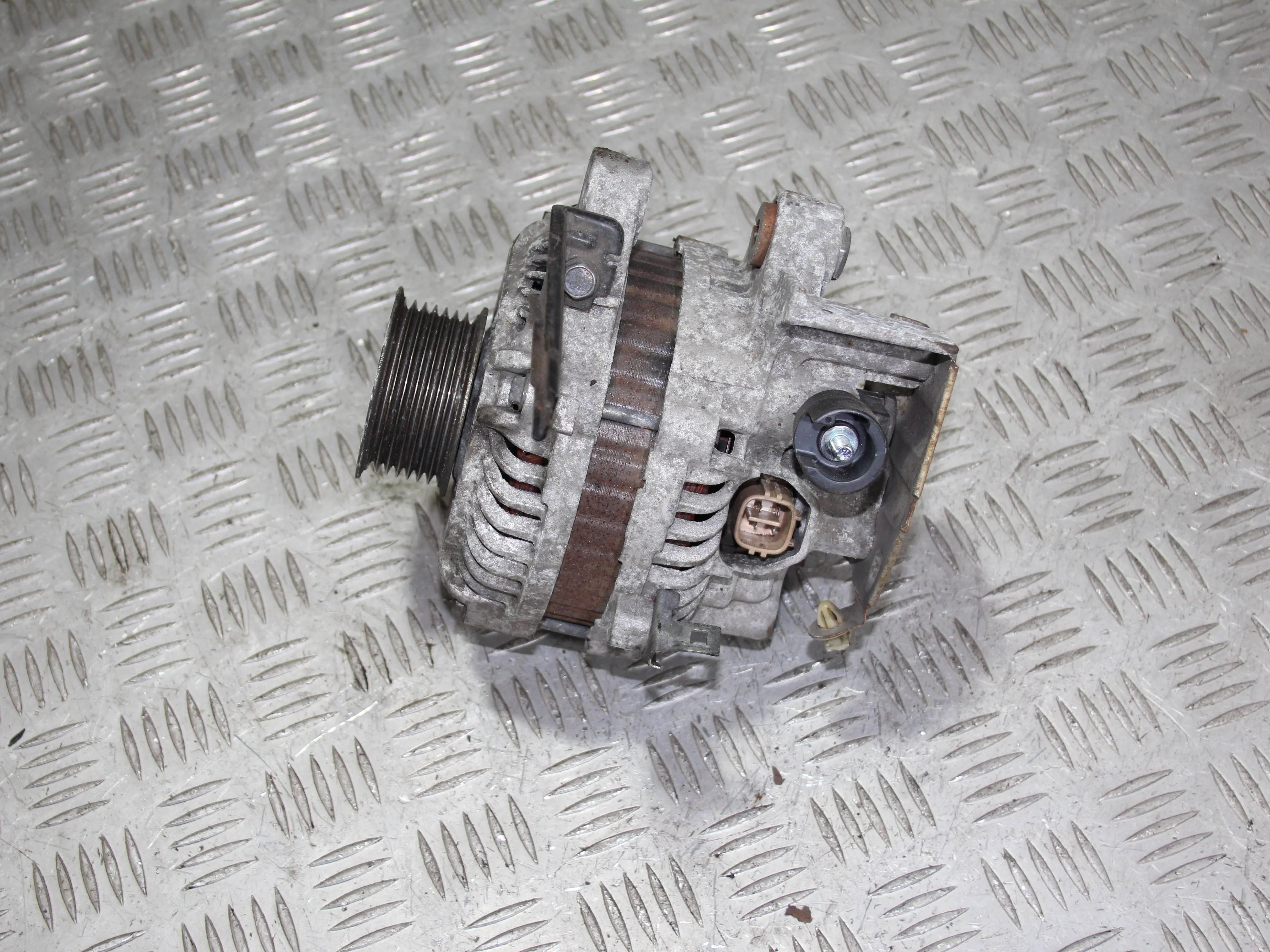 Генератор HONDA Civic 5D 2006-2011
