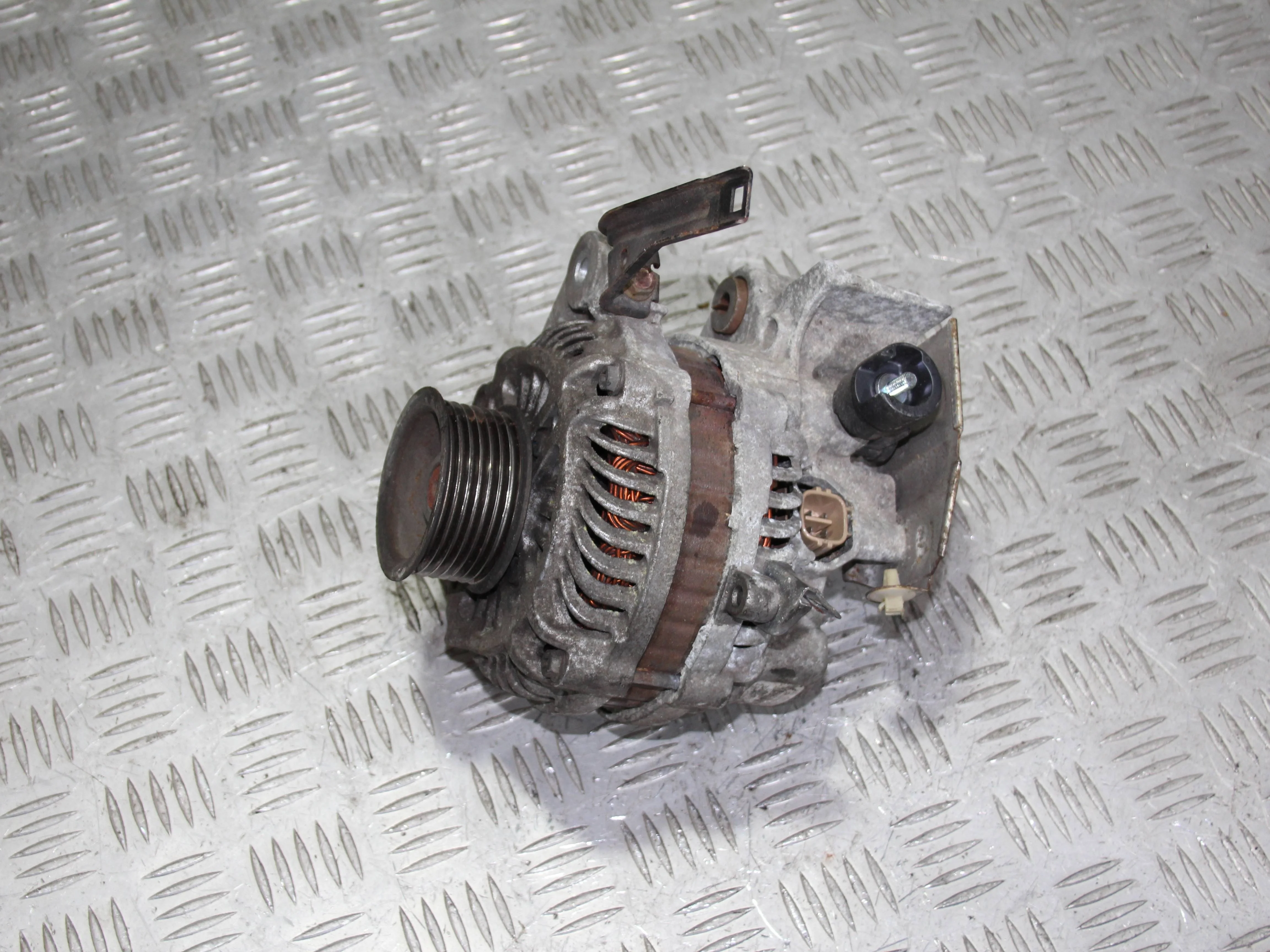 Генератор HONDA Civic 5D 2006-2011