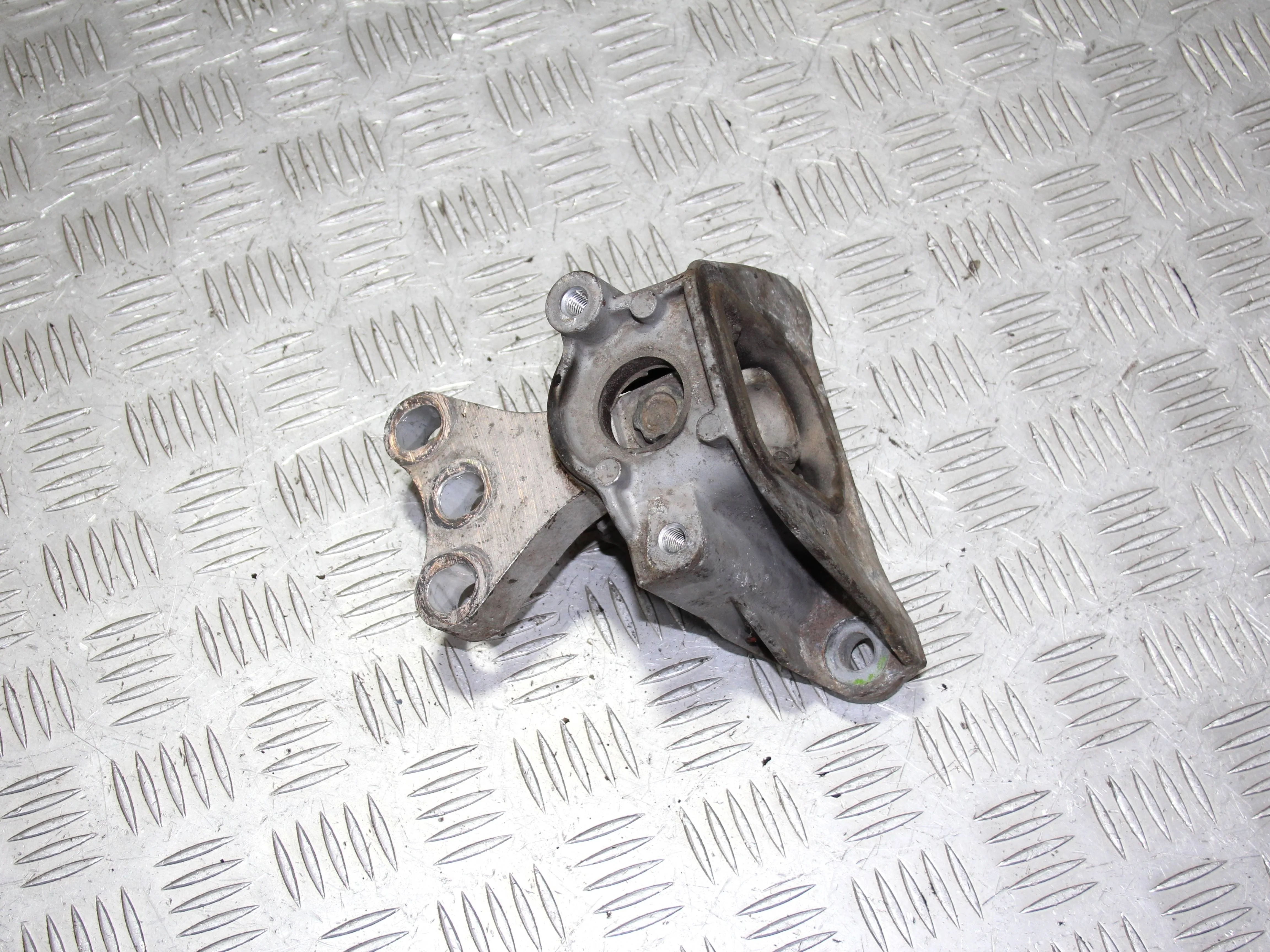 Опора КПП левая HONDA Civic 5D 2006-2011