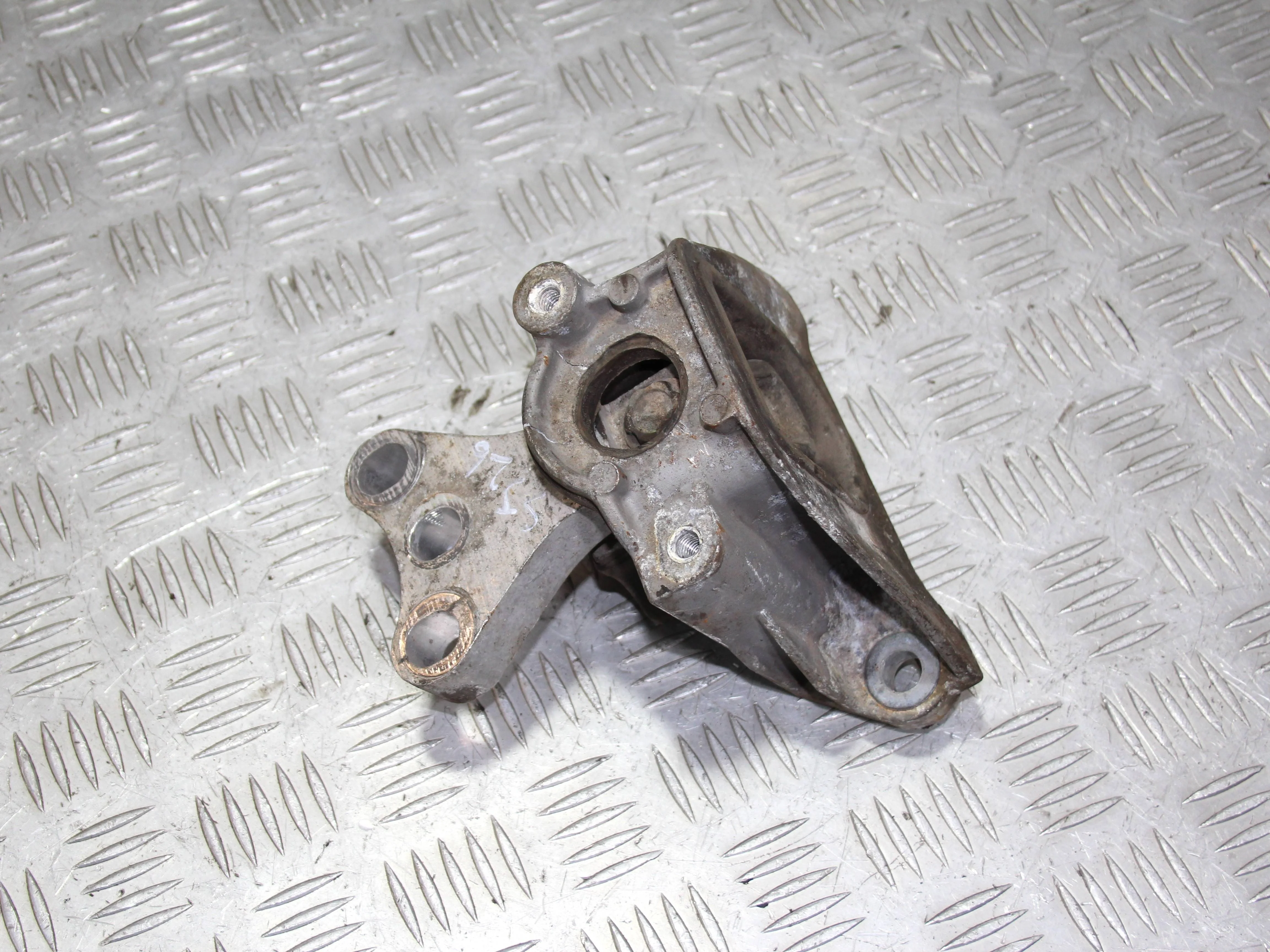 Опора КПП левая HONDA Civic 5D 2006-2011