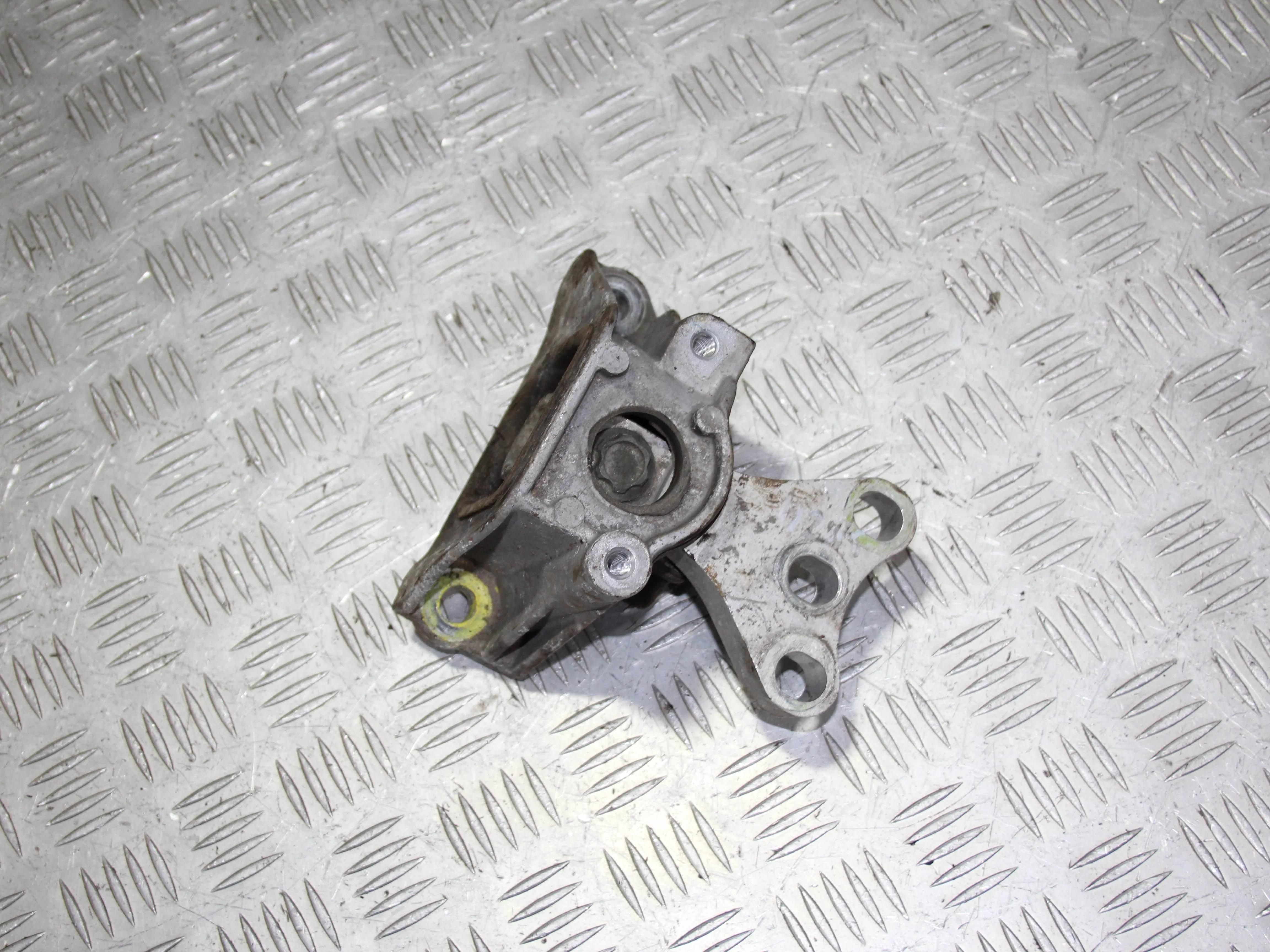 Опора КПП левая HONDA Civic 5D 2006-2011