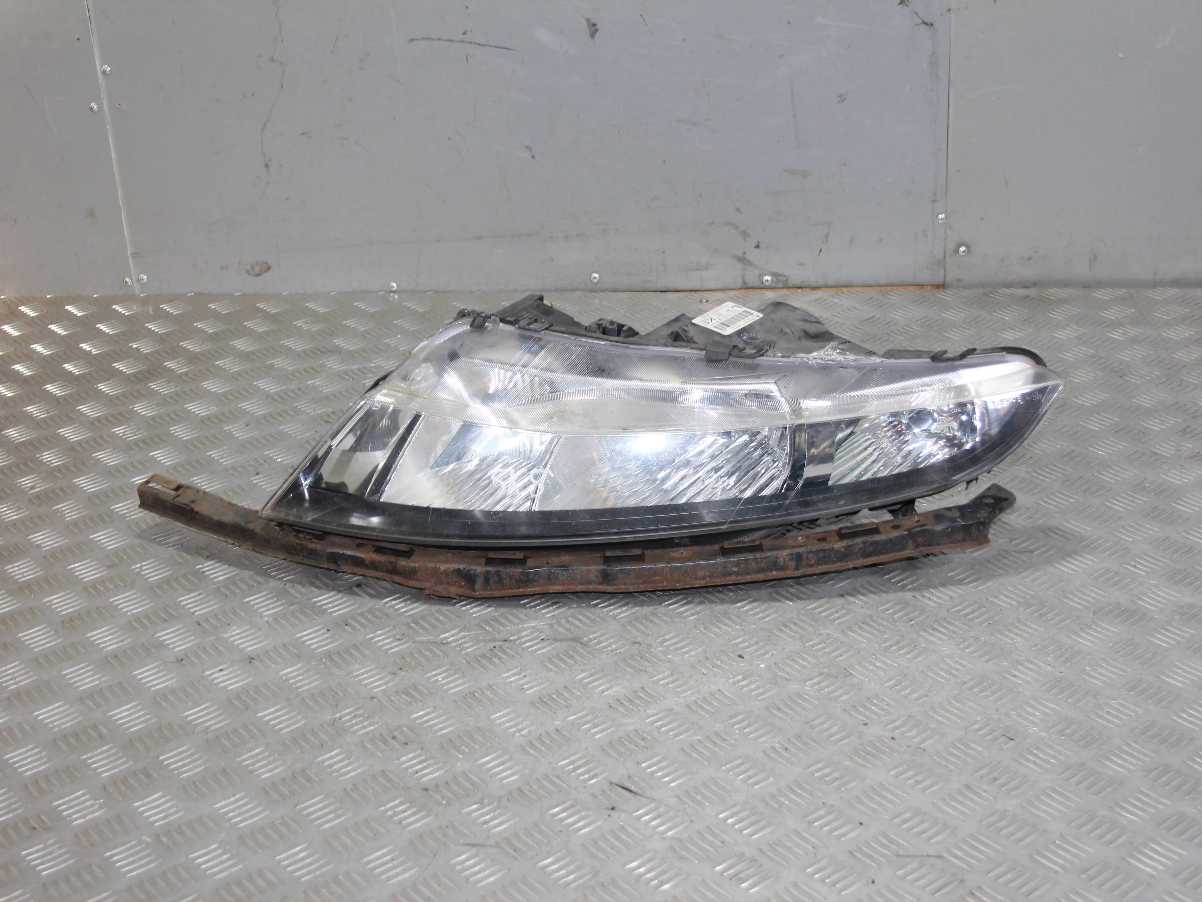 Фара левая HONDA Civic 5D 2006-2011
