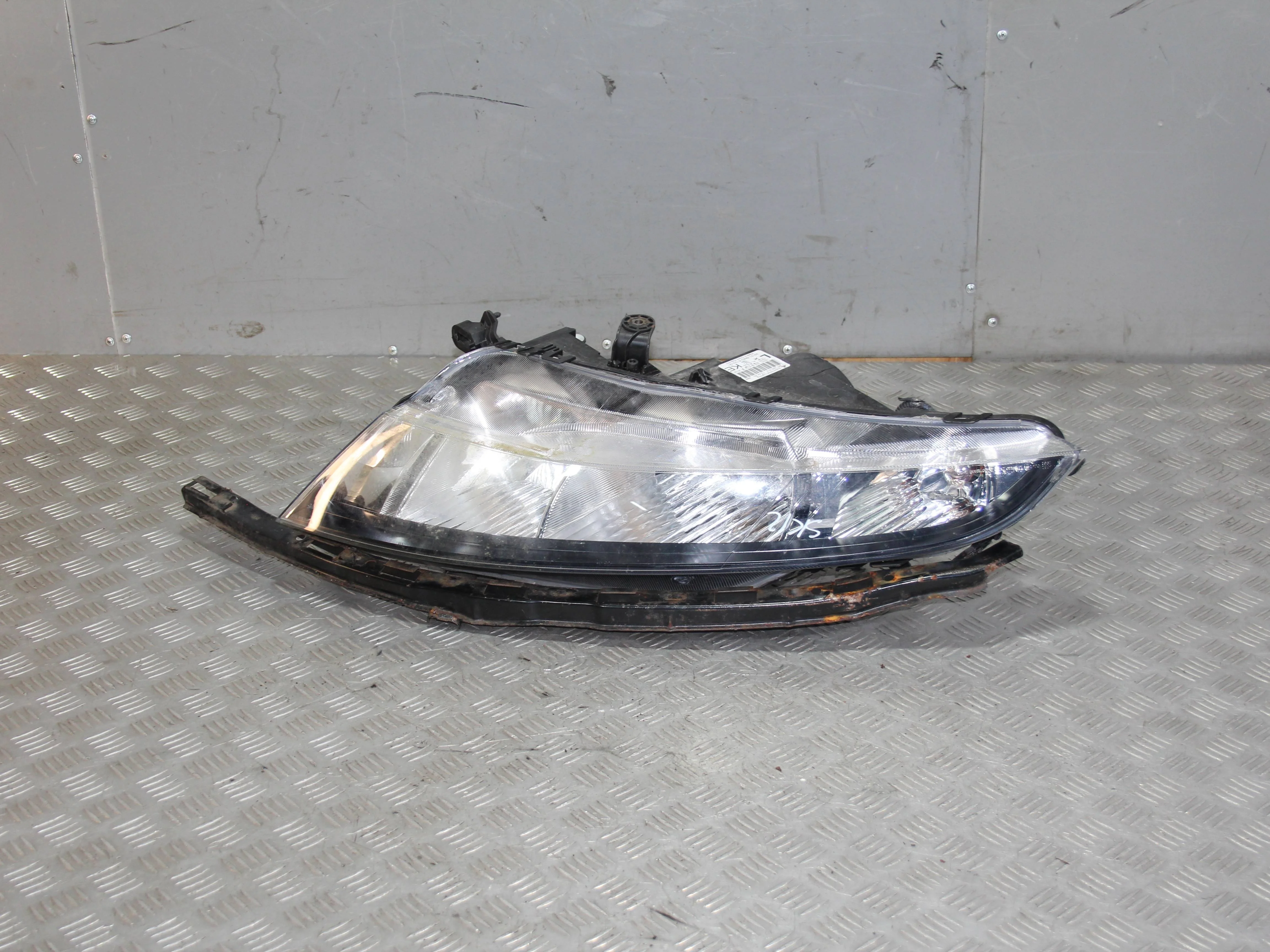Фара левая HONDA Civic 5D 2006-2011