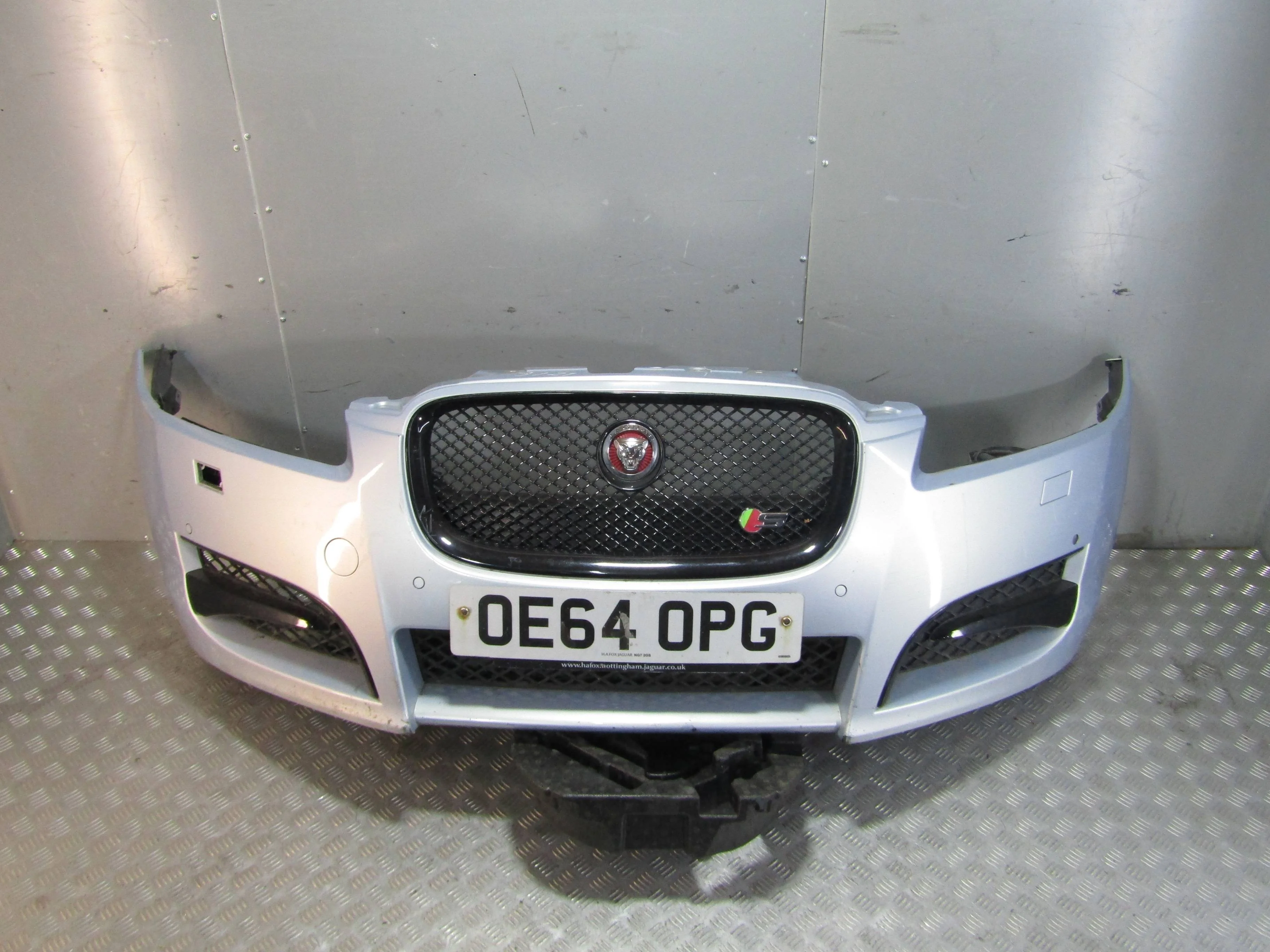 Бампер передний JAGUAR XF 2011-2015
