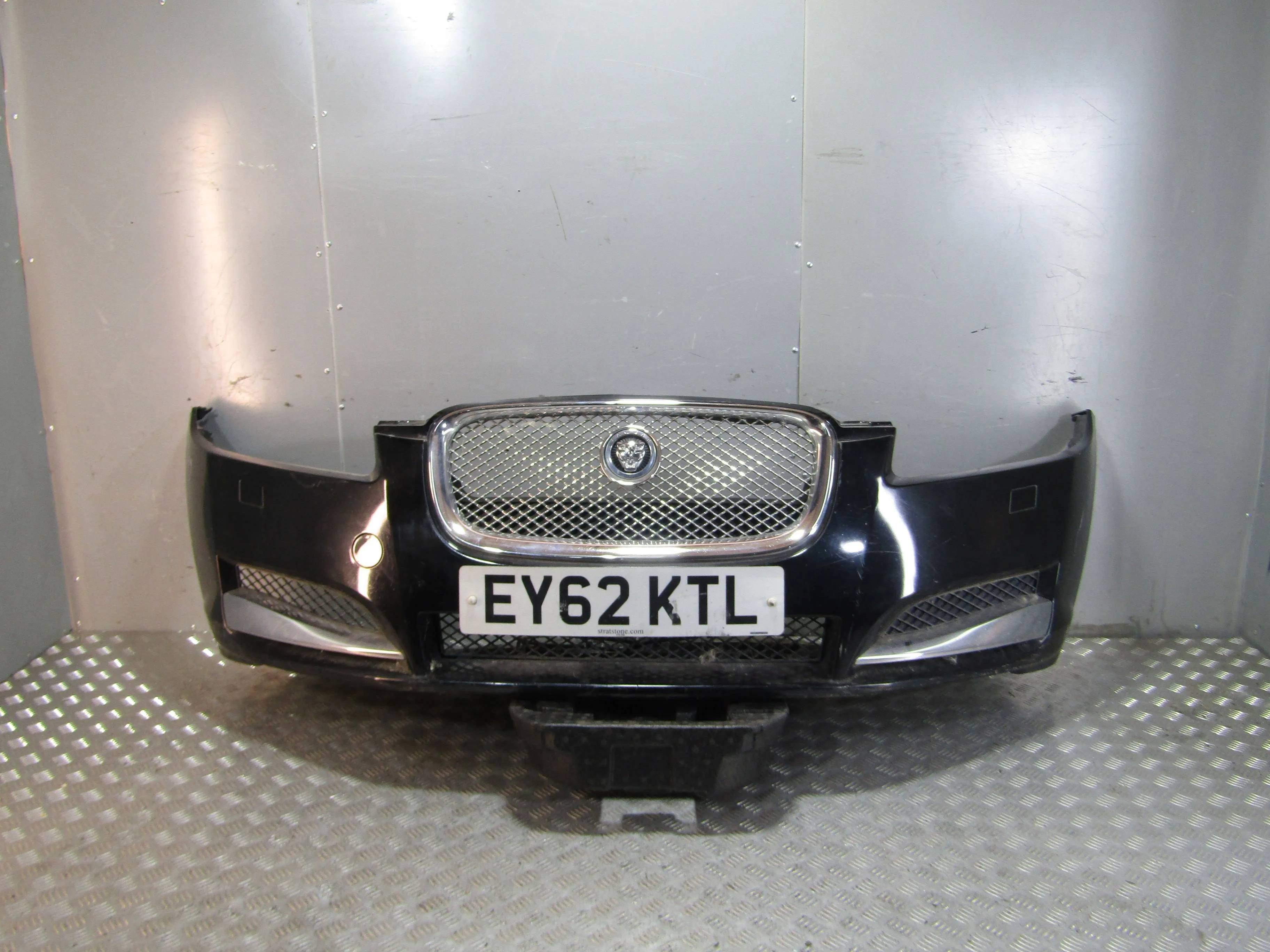 Бампер передний JAGUAR XF 2011-2015
