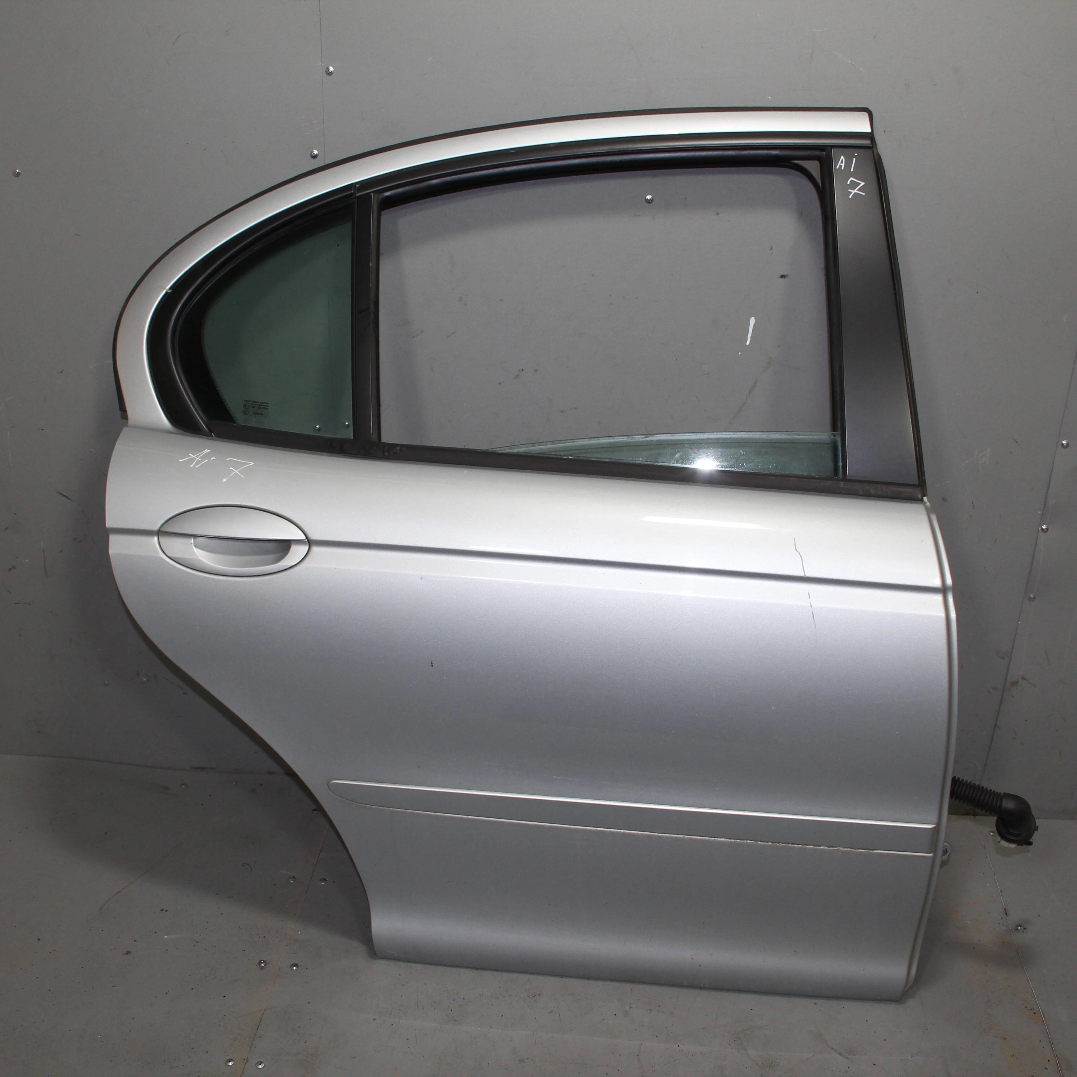 Дверь задняя правая JAGUAR X-type 2001-2009