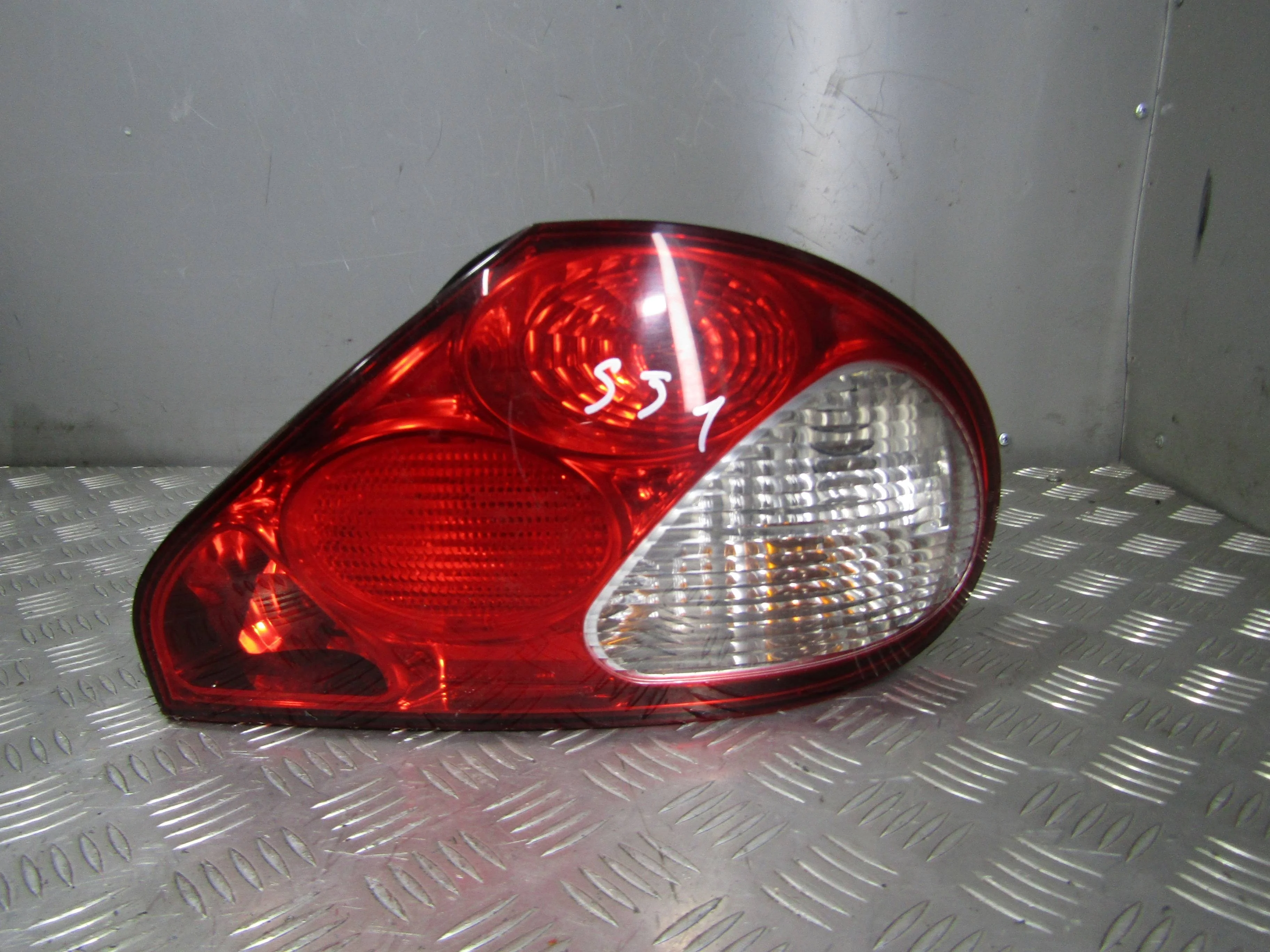 Фонарь внешний правый JAGUAR X-type 2001-2009