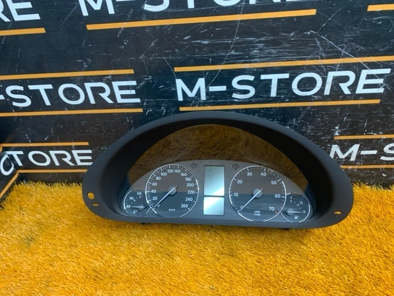 Щиток приборов Mercedes-Benz -Class 2006 W203