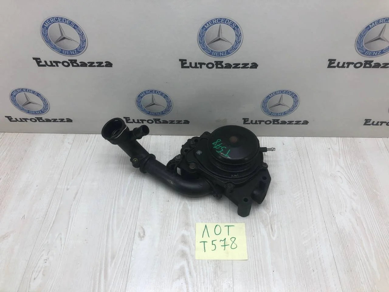 Основная помпа Mercedes Om651