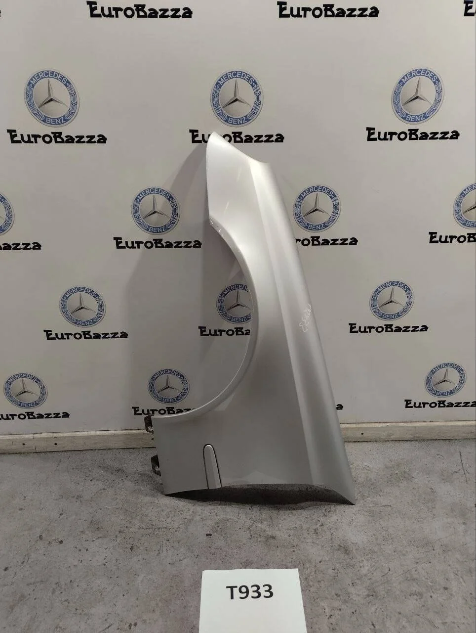 Крыло переднее левое Mercedes W211