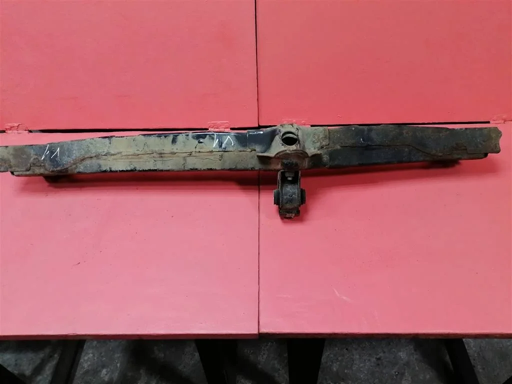 балка подрадиаторная Toyota RAV 4 2006-2013
