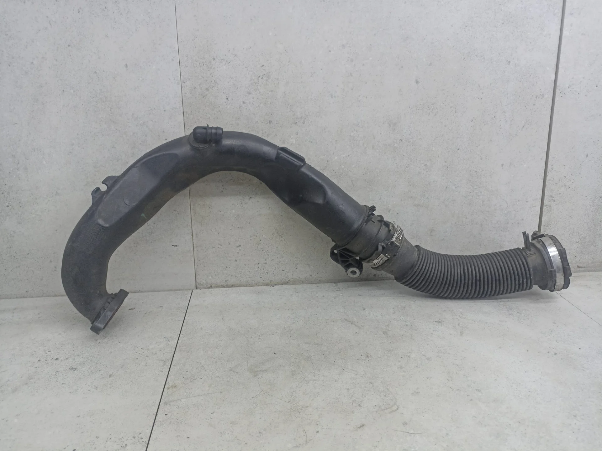 Патрубок интеркулера Renault Megane 3 8200645723