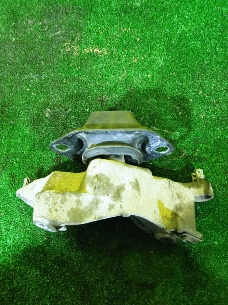 Подушка двигателя Renault Duster 2013 112201332R X79 F4R400, левая