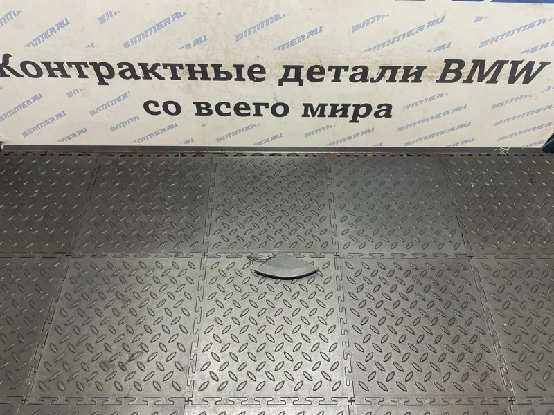 Заглушка буксировочного крюка Bmw X6 2013 51127176252 E71 N55B30A, задняя правая