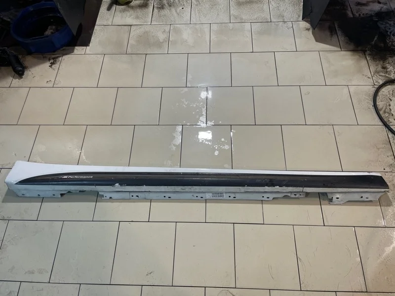 Накладка порога M tech Bmw 330I 2017 51778056580 F30 B46B20B, правая