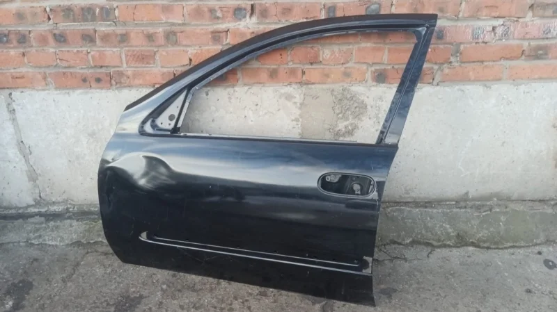 Дверь передняя левая Nissan Almera N16