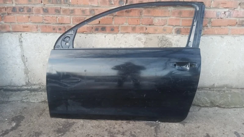 Дверь передняя левая Volkswagen Golf 5K1