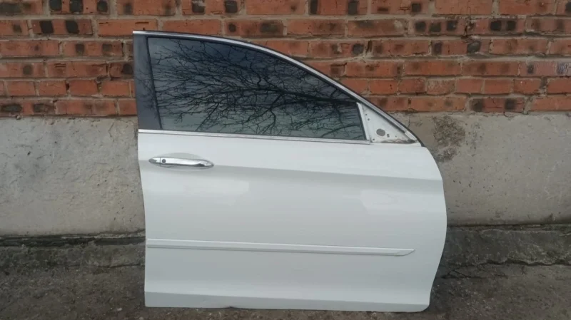 Дверь передняя правая Honda Accord CR