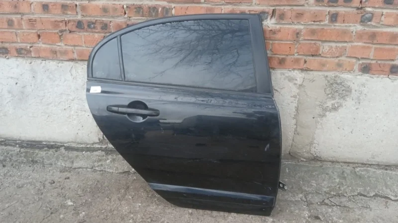 Дверь задняя правая Honda Civic 4D FD