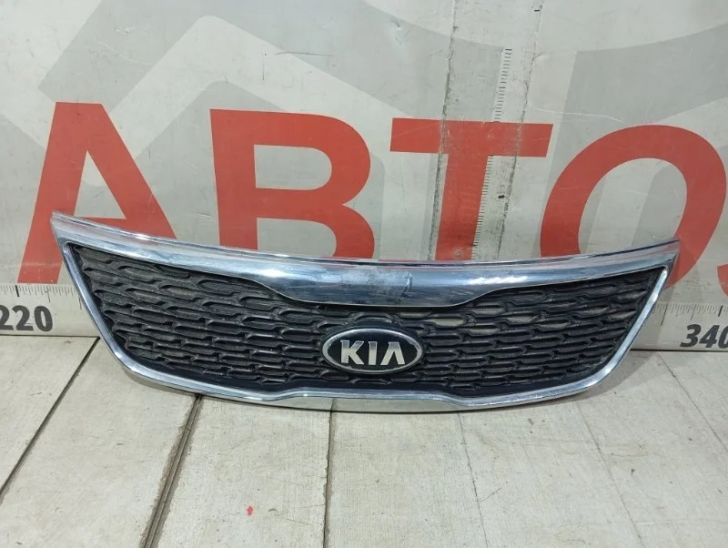 Решетка радиатора передняя Kia Sorento 2 XM 2012 -
