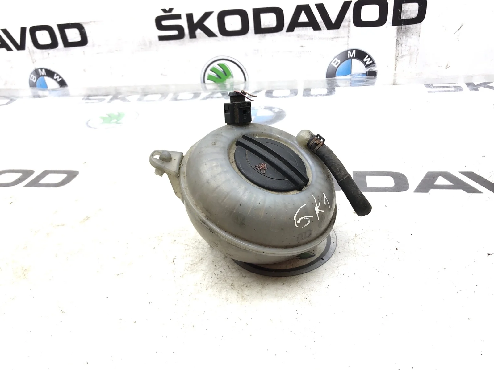 Расширительный бачок Skoda Octavia 2017 5Q0121407G A7 (5E) 1.6 DDYA