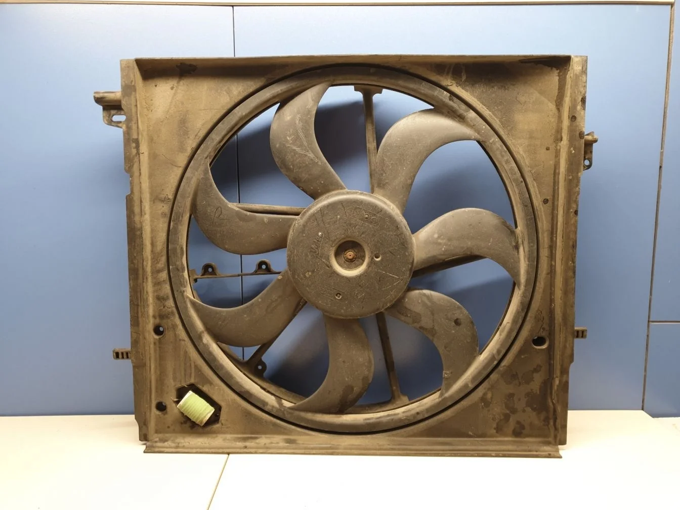 Диффузор радиатора в сборе с мотором и крыльчаткой для Nissan Qashqai J11E 2014-