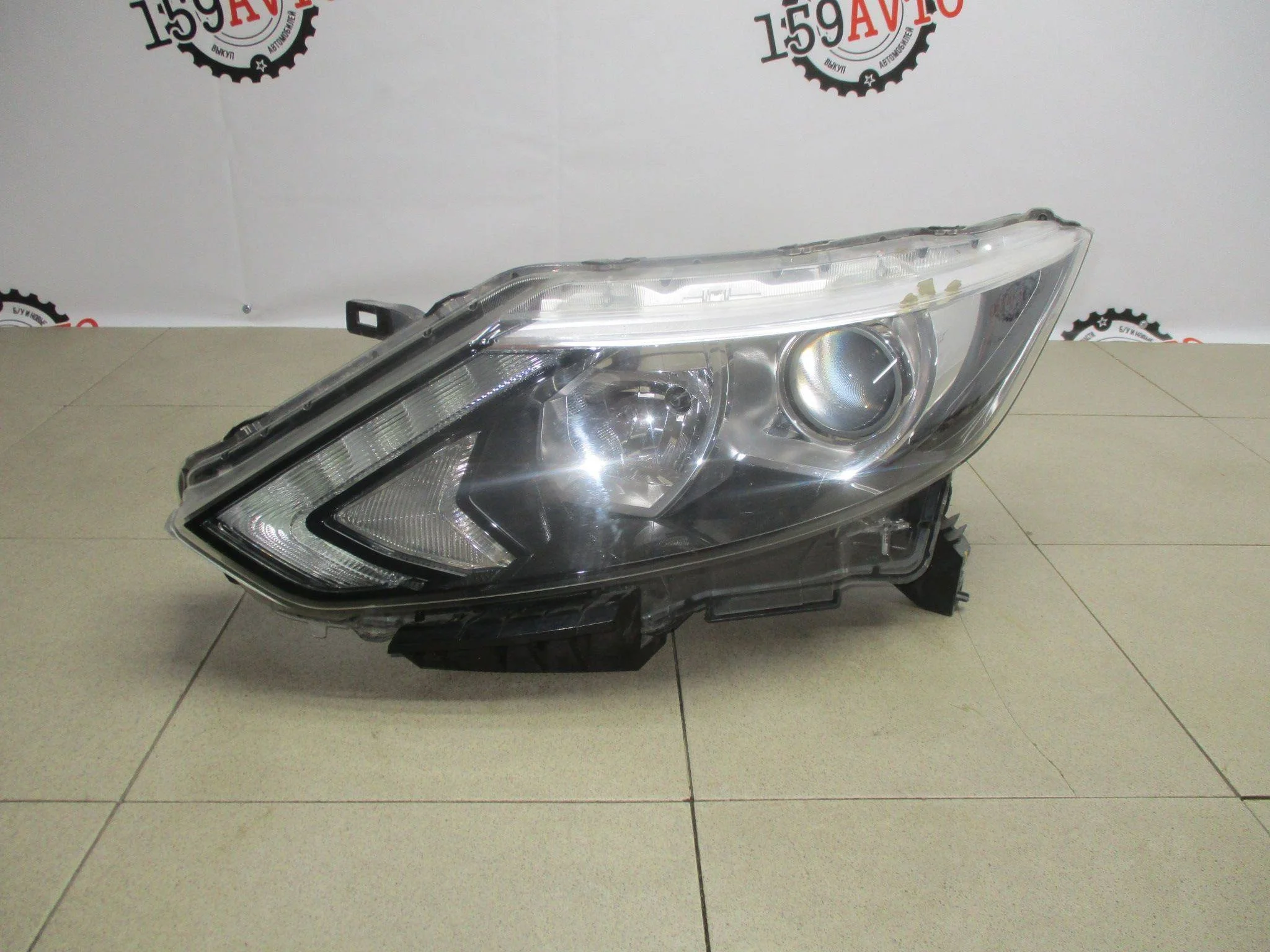 фара Nissan Qashqai (J11) 2013-2022