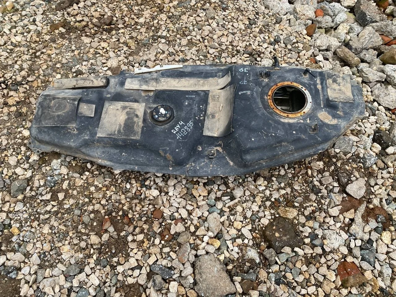 бак топливный Toyota RAV4 (XA40) 2013-2019