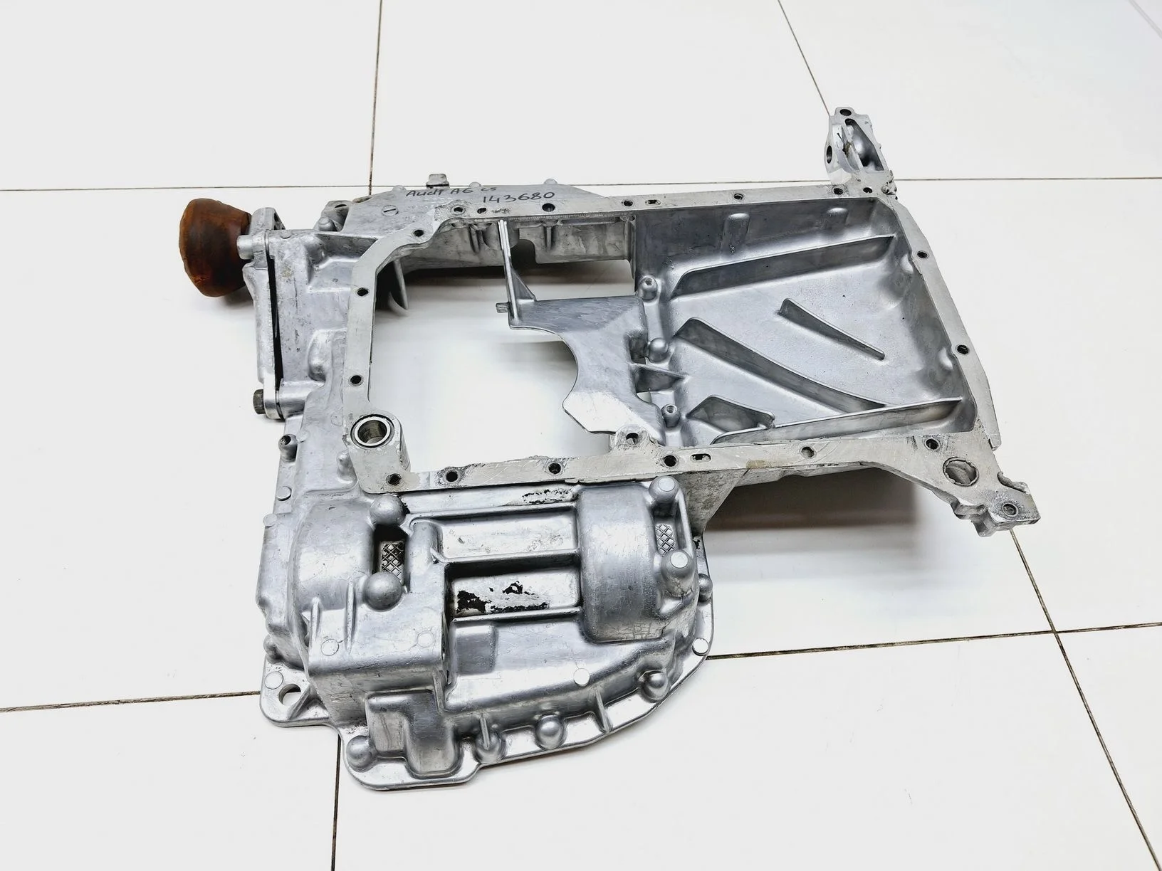 поддон масляный двигателя Audi A6 (C5) 1997-2004