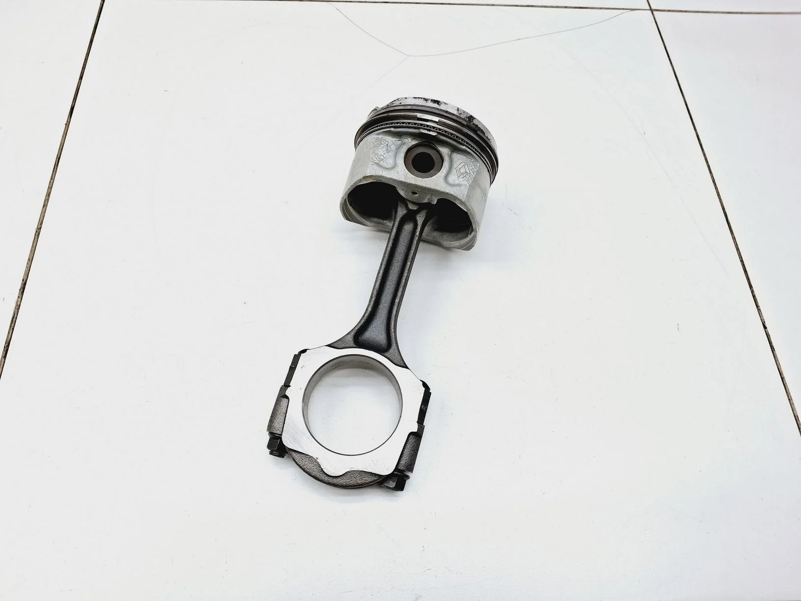 поршень с шатуном Renault Fluence 2010-2020