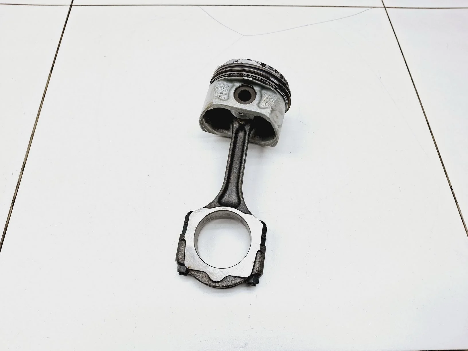 поршень с шатуном Renault Fluence 2010-2020