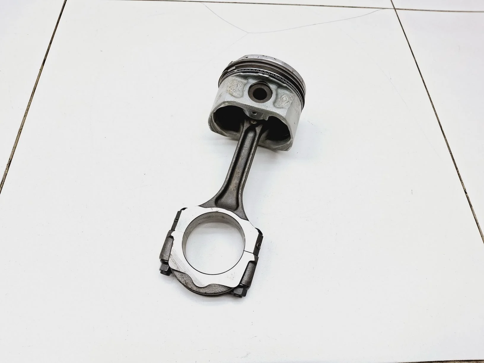 поршень с шатуном Renault Fluence 2010-2020