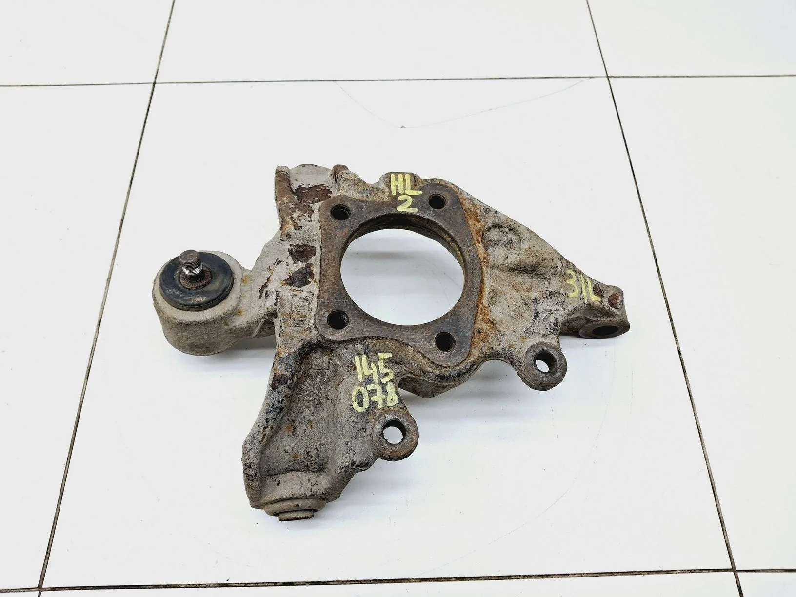 кулак поворотный Toyota Highlander II (XU40) 2007-2013