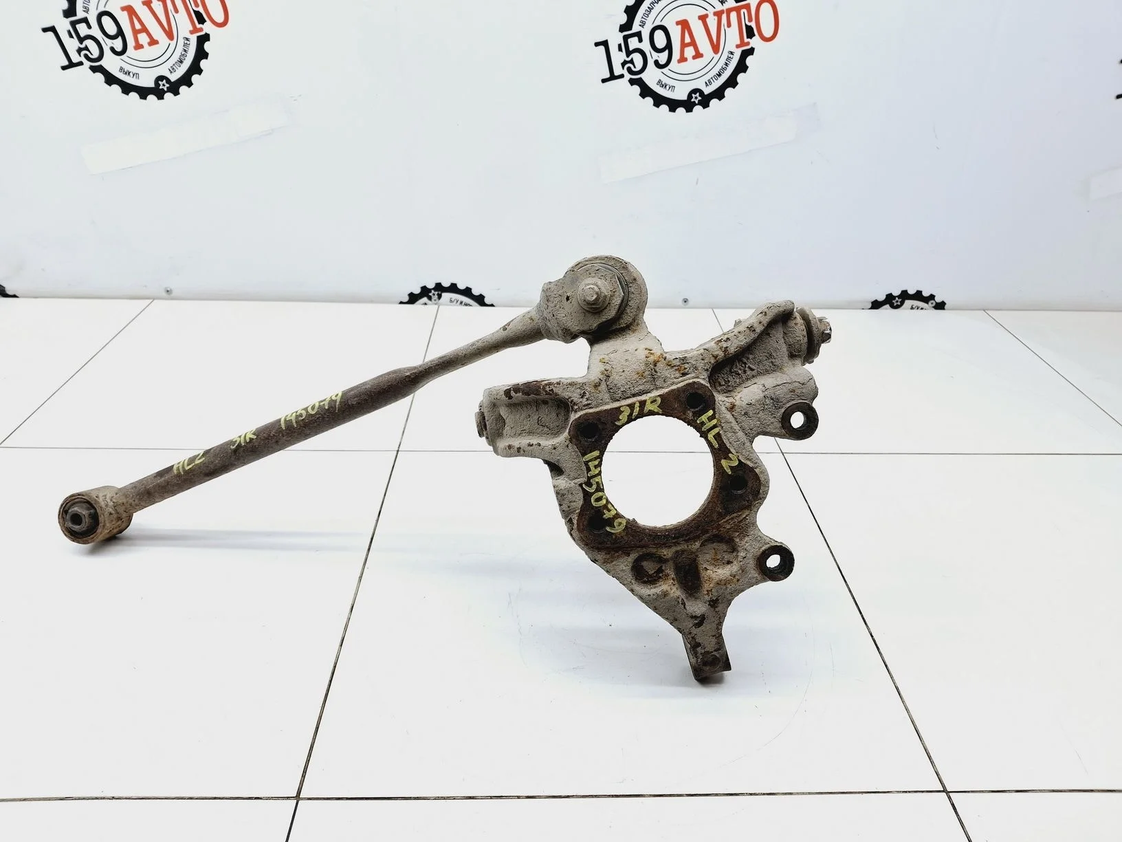 кулак поворотный Toyota Highlander II (XU40) 2007-2013